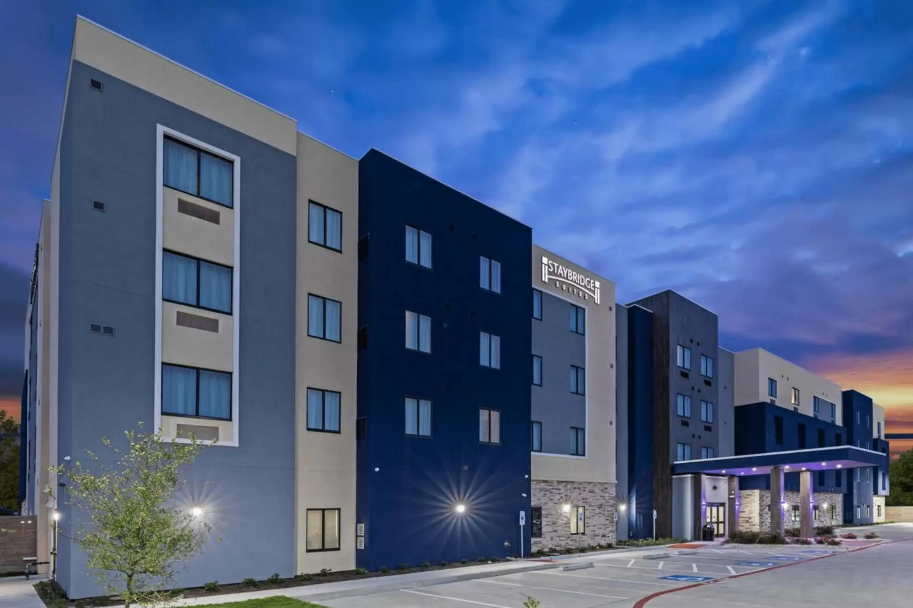 Property building in Staybridge Suites Waco South - Woodway by IHG Property building in Staybridge Suites Waco South - Woodway by IHG