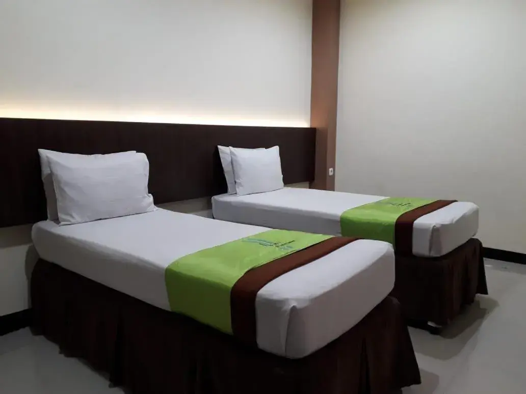 Bed in Hotel Bumi Makmur Indah Lembang