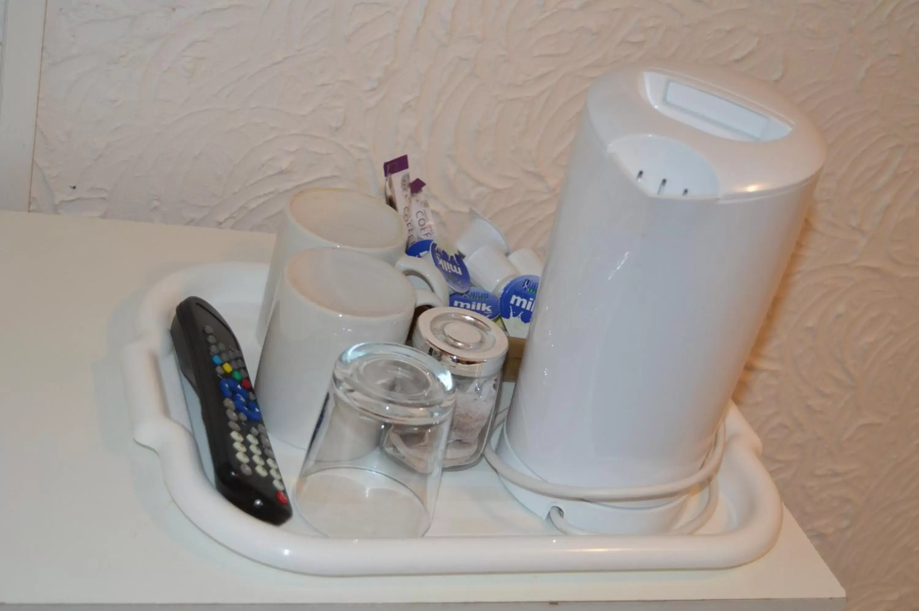 Coffee/tea facilities in Wilsons Hotel - Blackpool Tower View