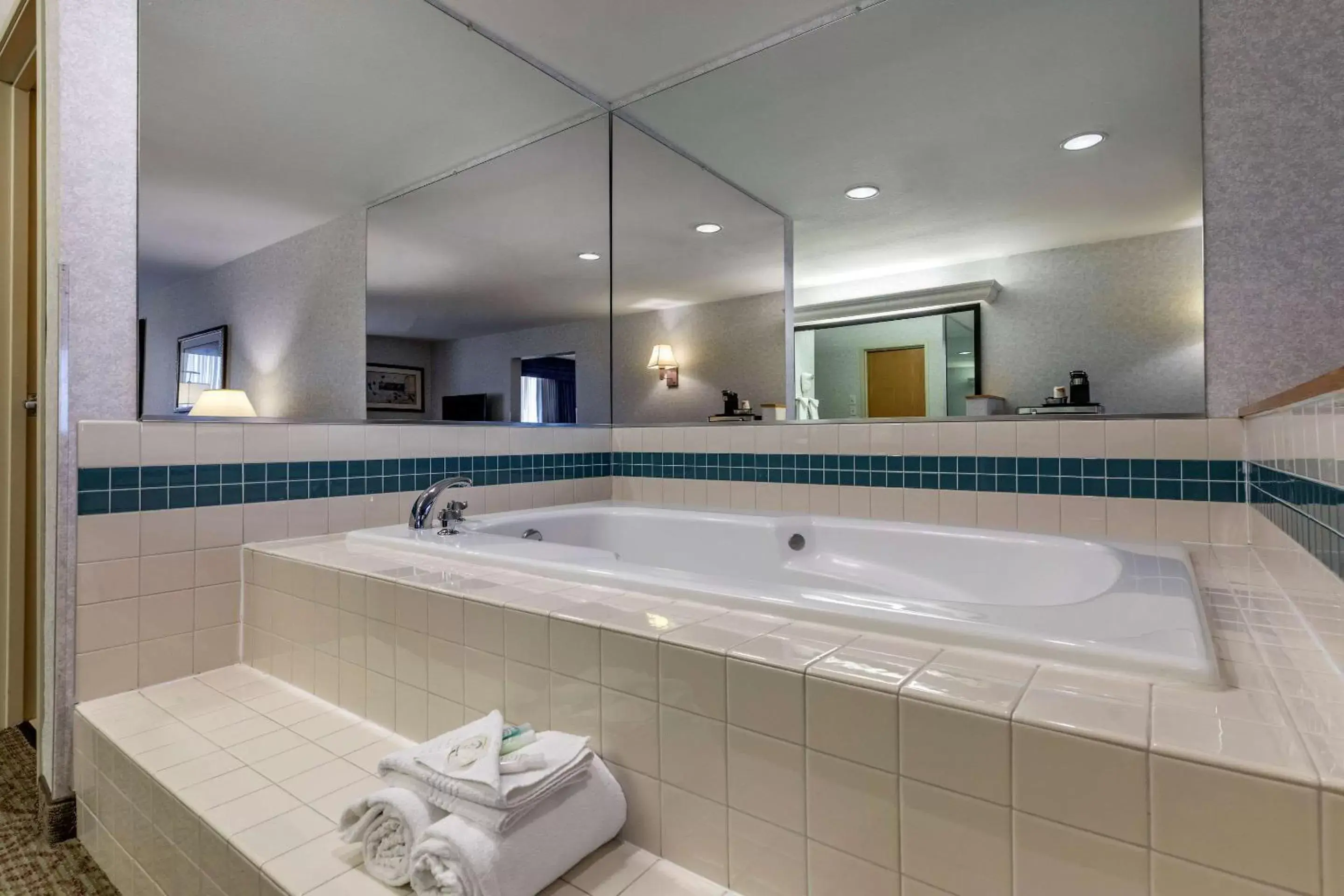 Bedroom, Bathroom in Quality Inn and Suites Denver Airport - Gateway Park
