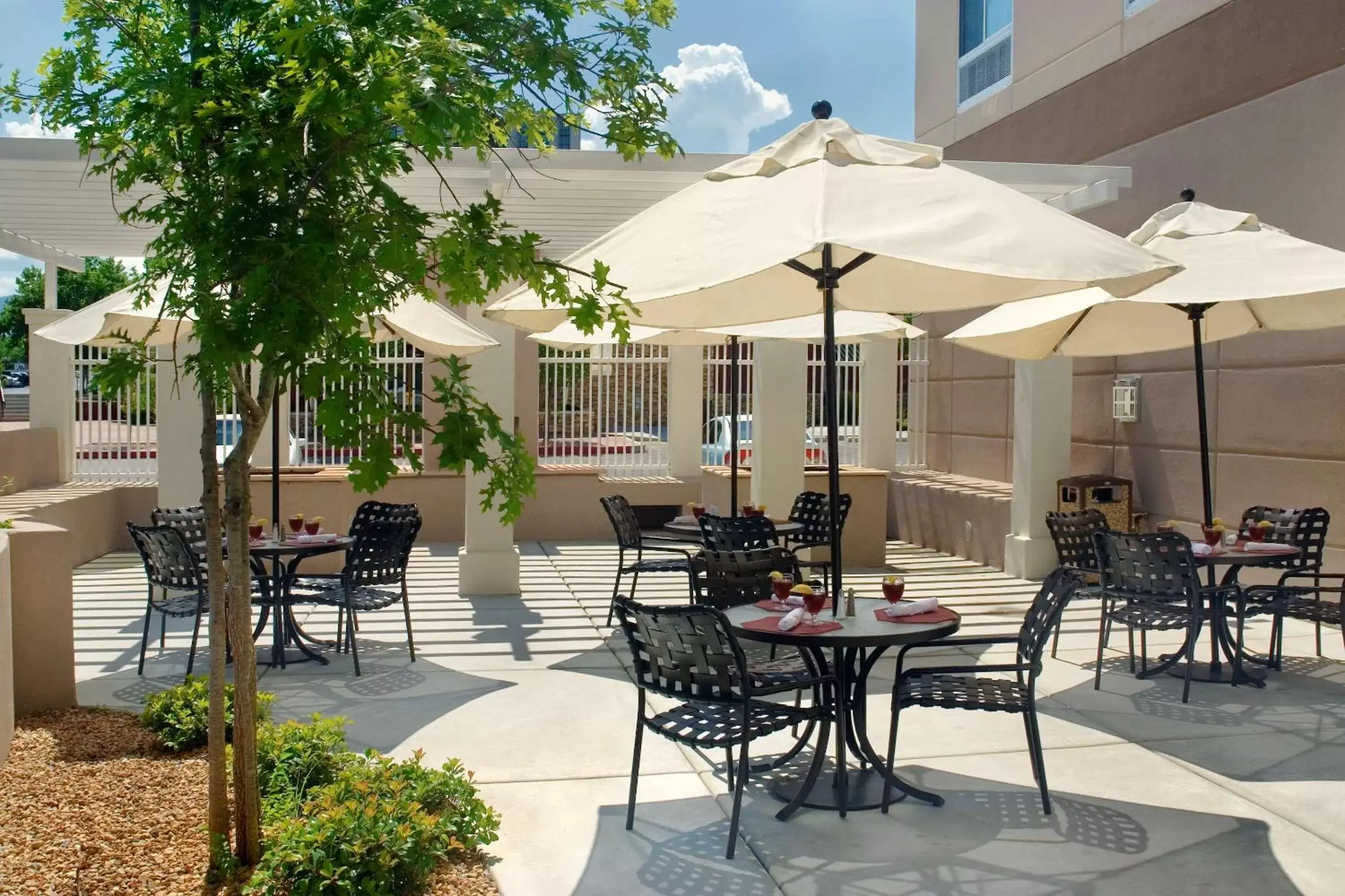 Property building, Restaurant/Places to Eat in Hilton Garden Inn Albuquerque Uptown