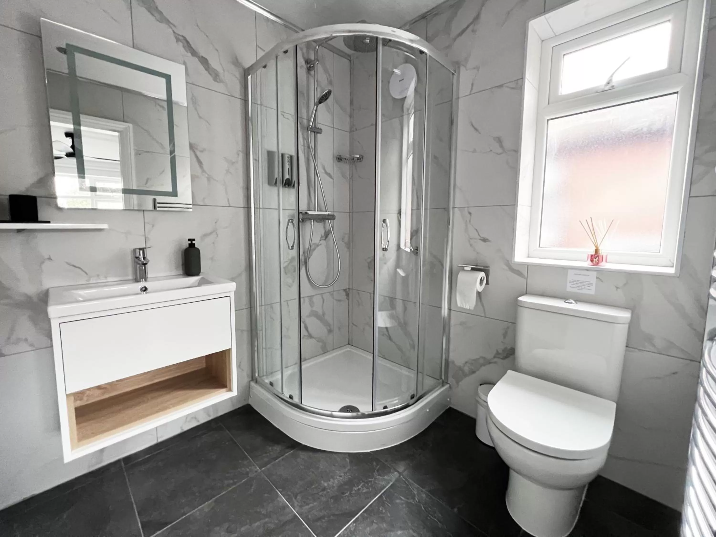 Shower in United Home B&B