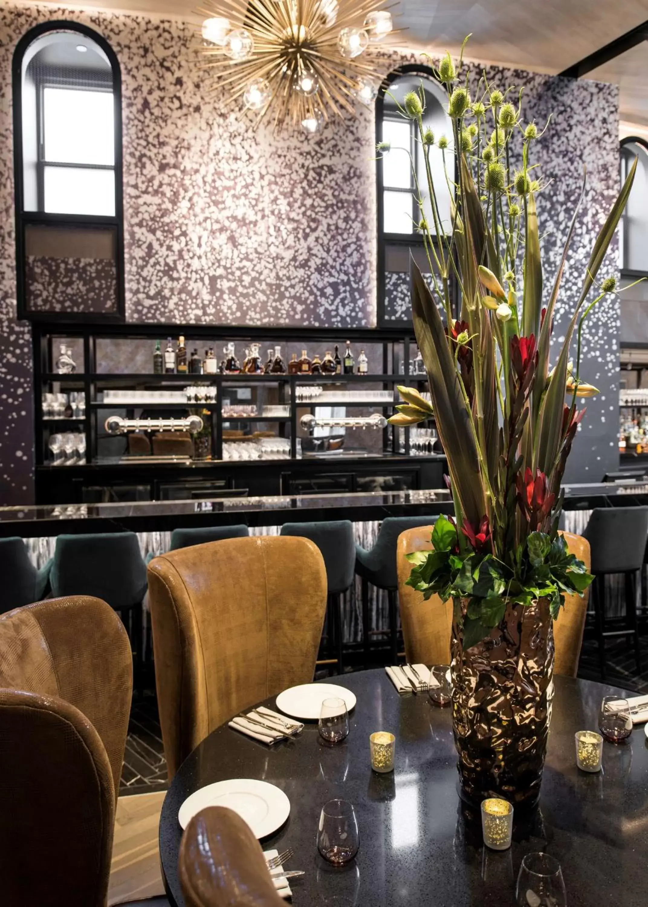Lounge or bar, Restaurant/Places to Eat in LondonHouse Chicago, Curio Collection by Hilton