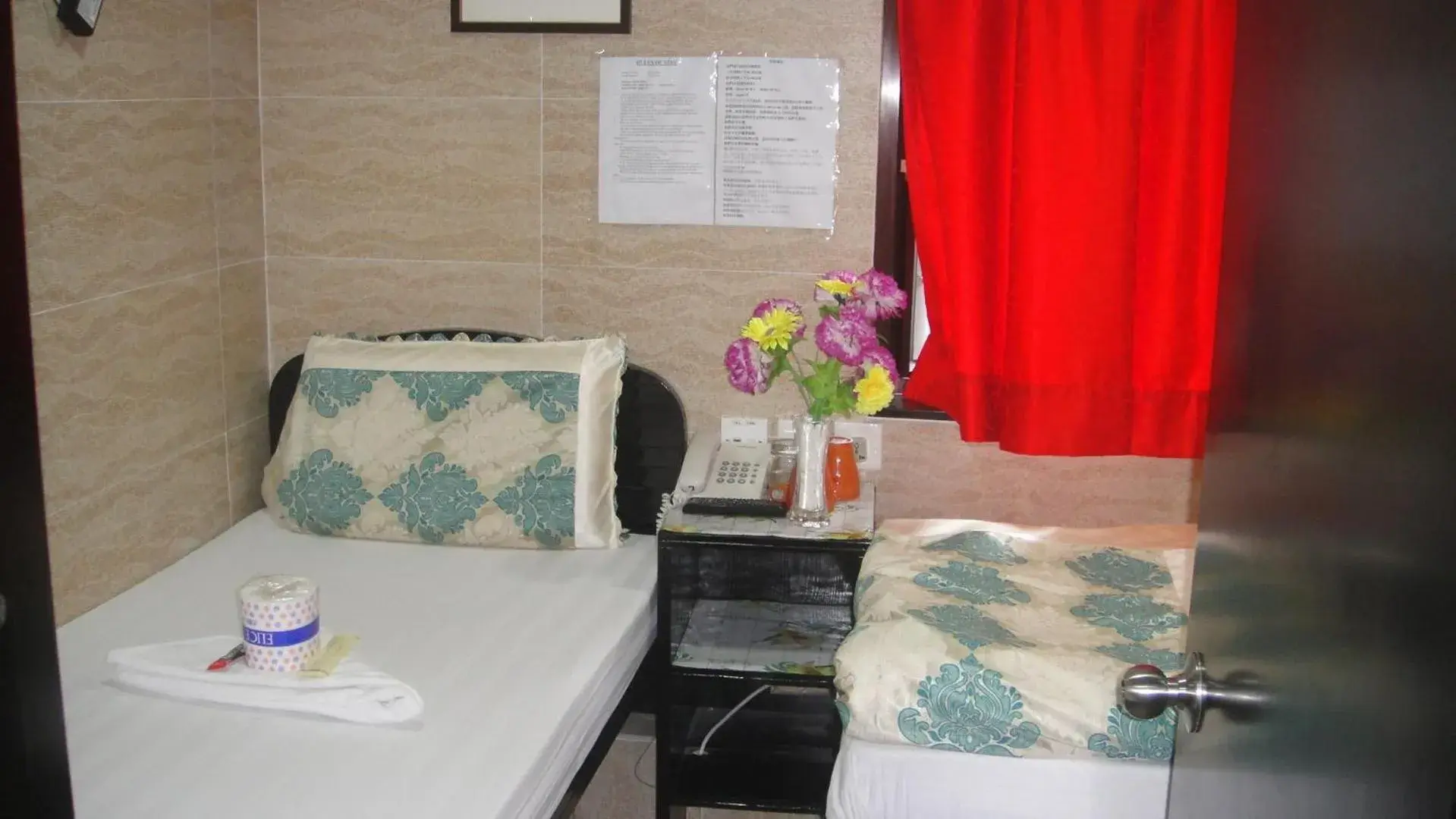 Bed, Seating Area in Philippine Hostel