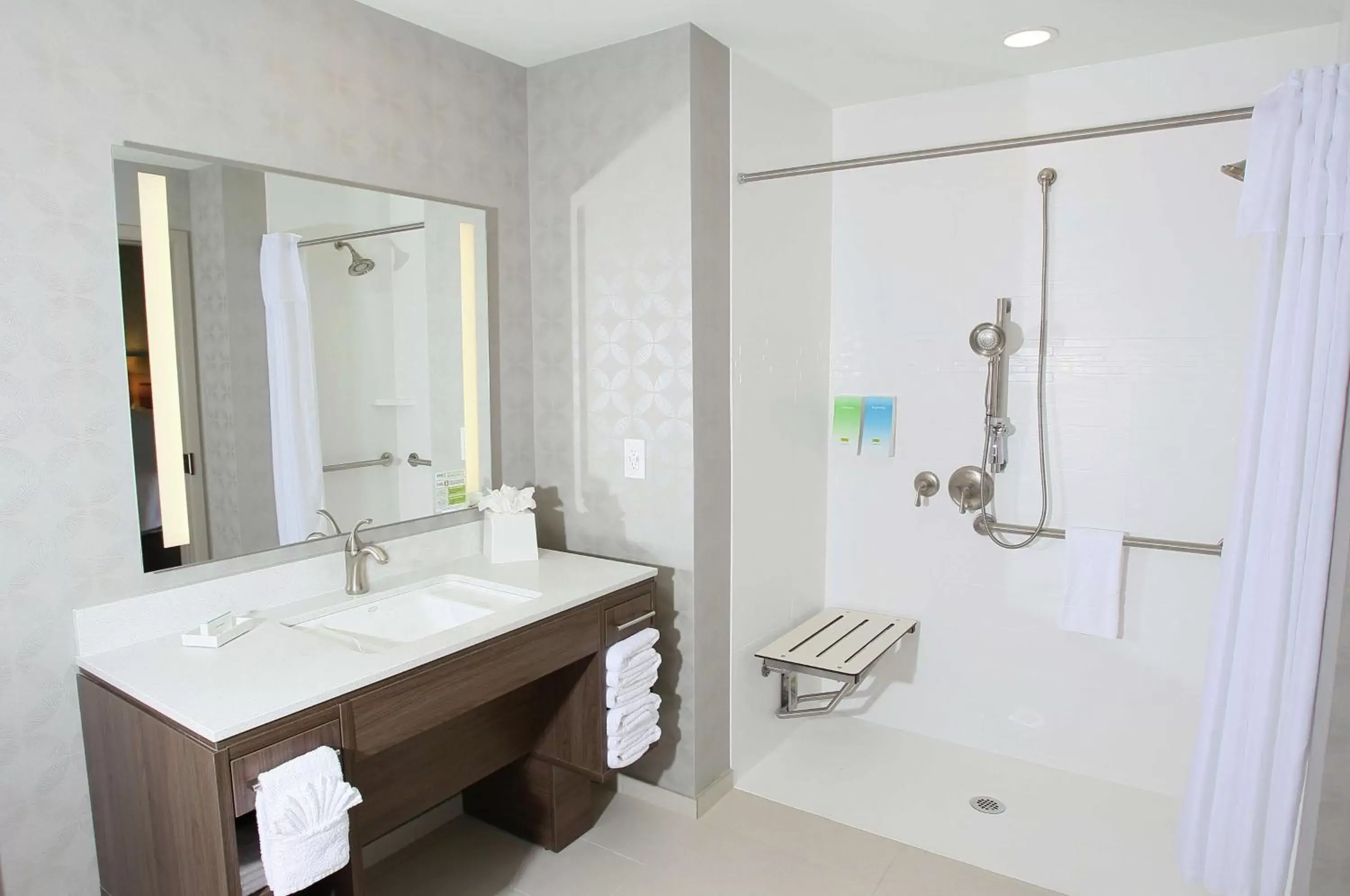 Bathroom in Home2 Suites By Hilton Nampa