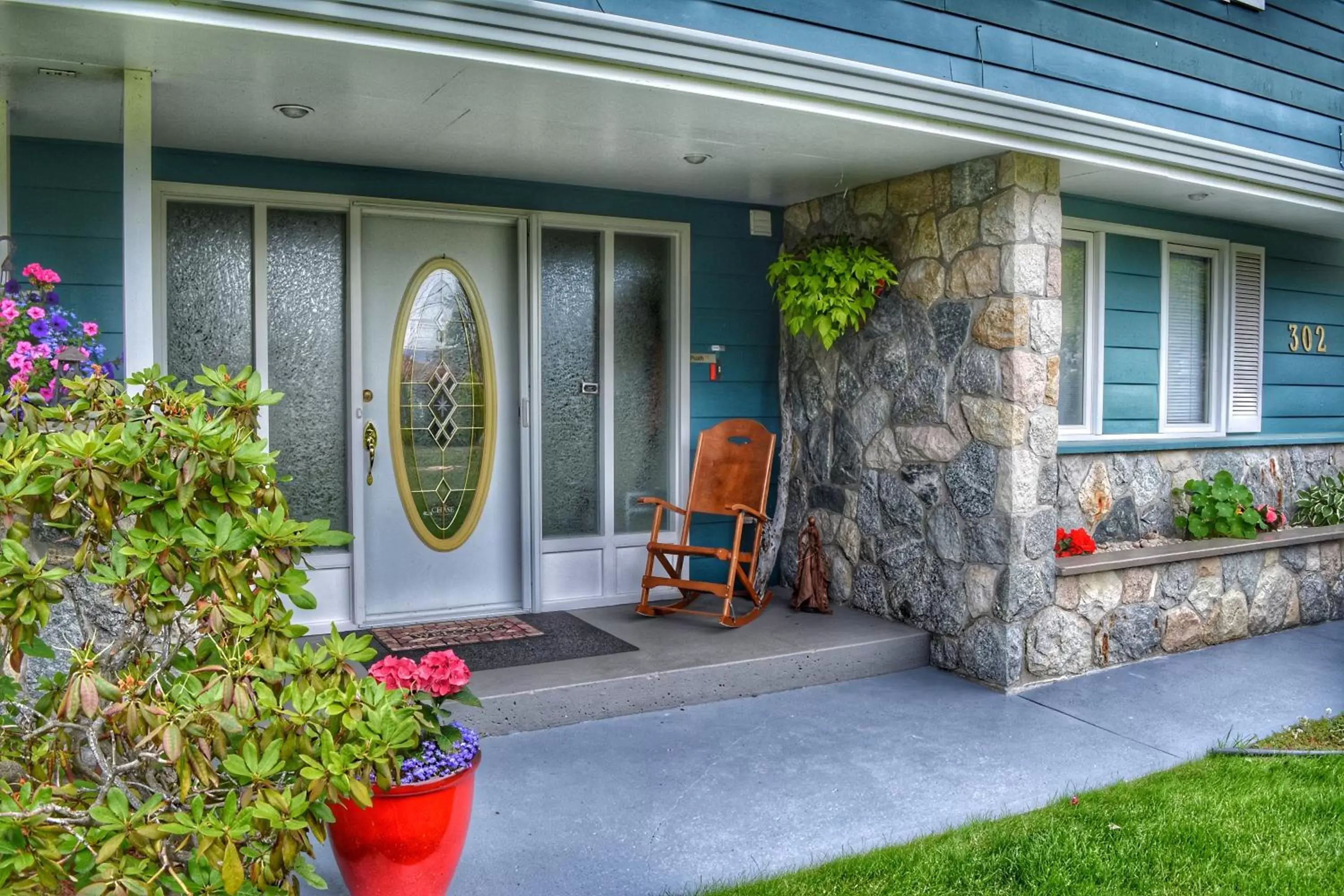 Property building in Sunny Shuswap B&B