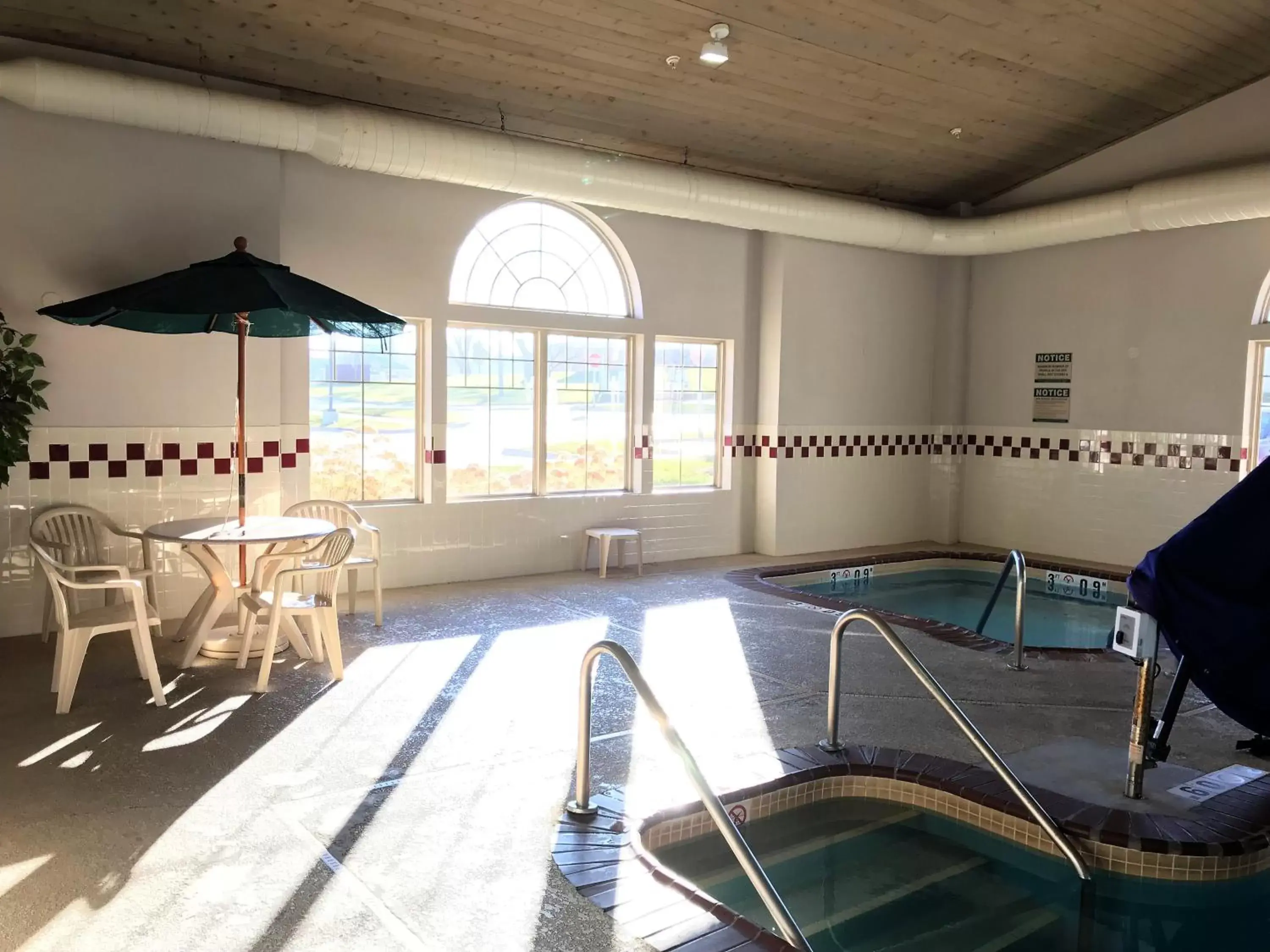 Swimming Pool in Zion Inn & Suites