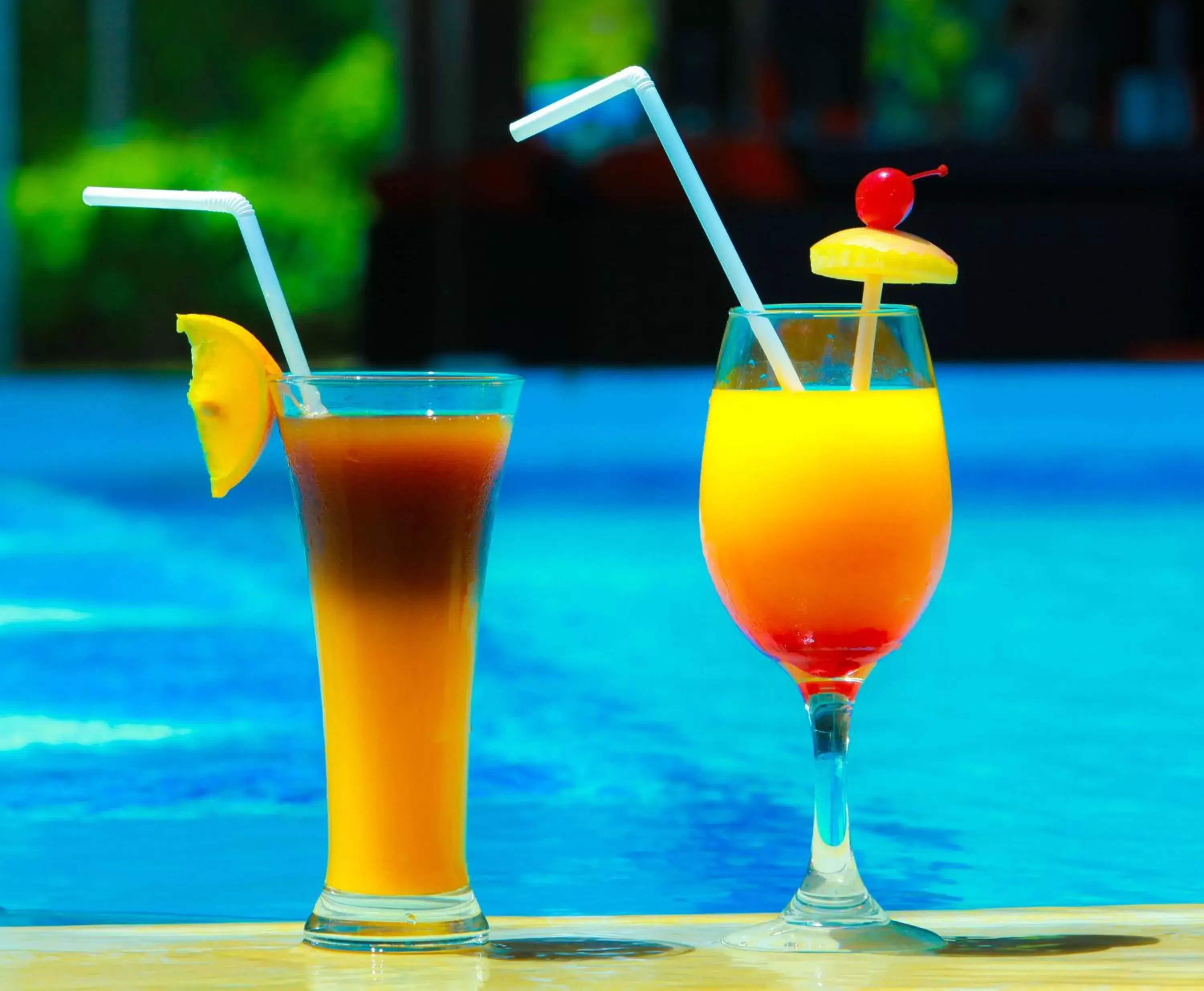 Swimming pool, Drinks in Beacon Beach Hotel Negombo