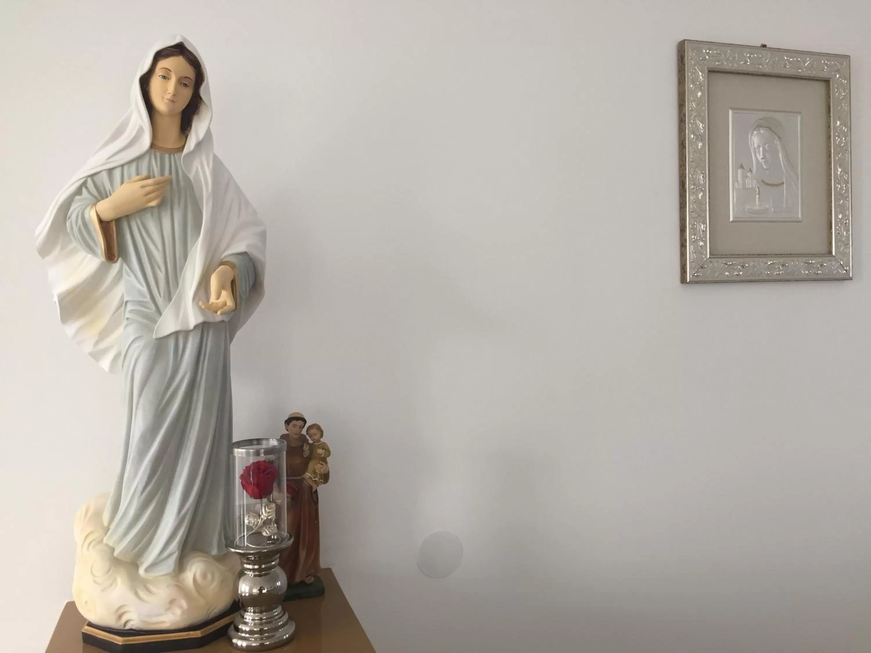 Restaurant/places to eat in Villa Flowers