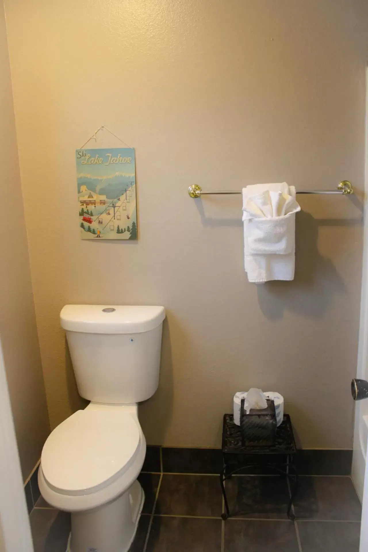 Toilet, Bathroom in The Alder Inn