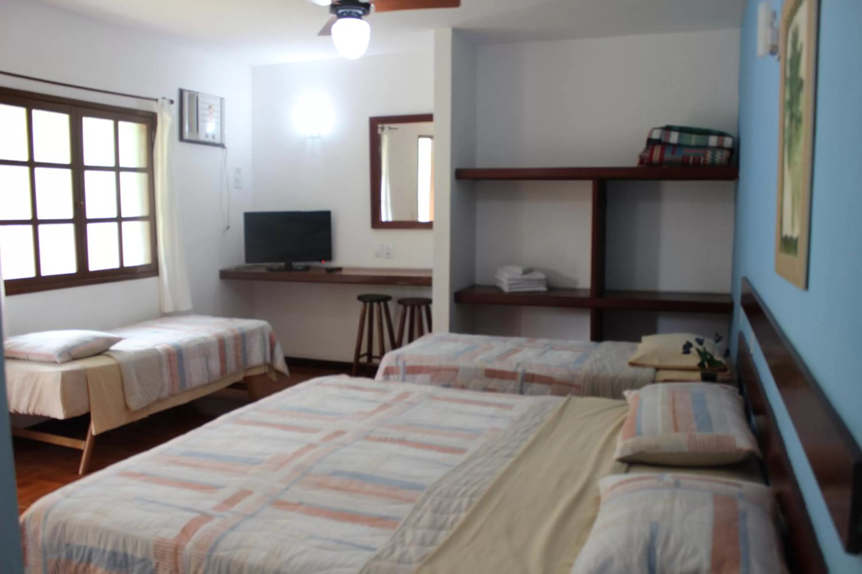Photo of the whole room, Bed in Pousada Flor de Paraty