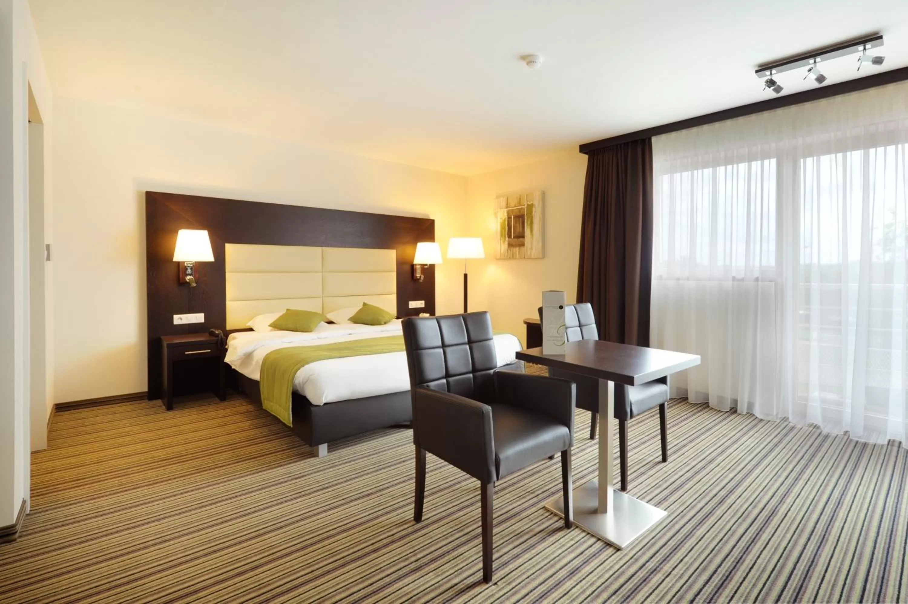 Photo of the whole room, Bed in Hotel Charleroi Airport - Van Der Valk
