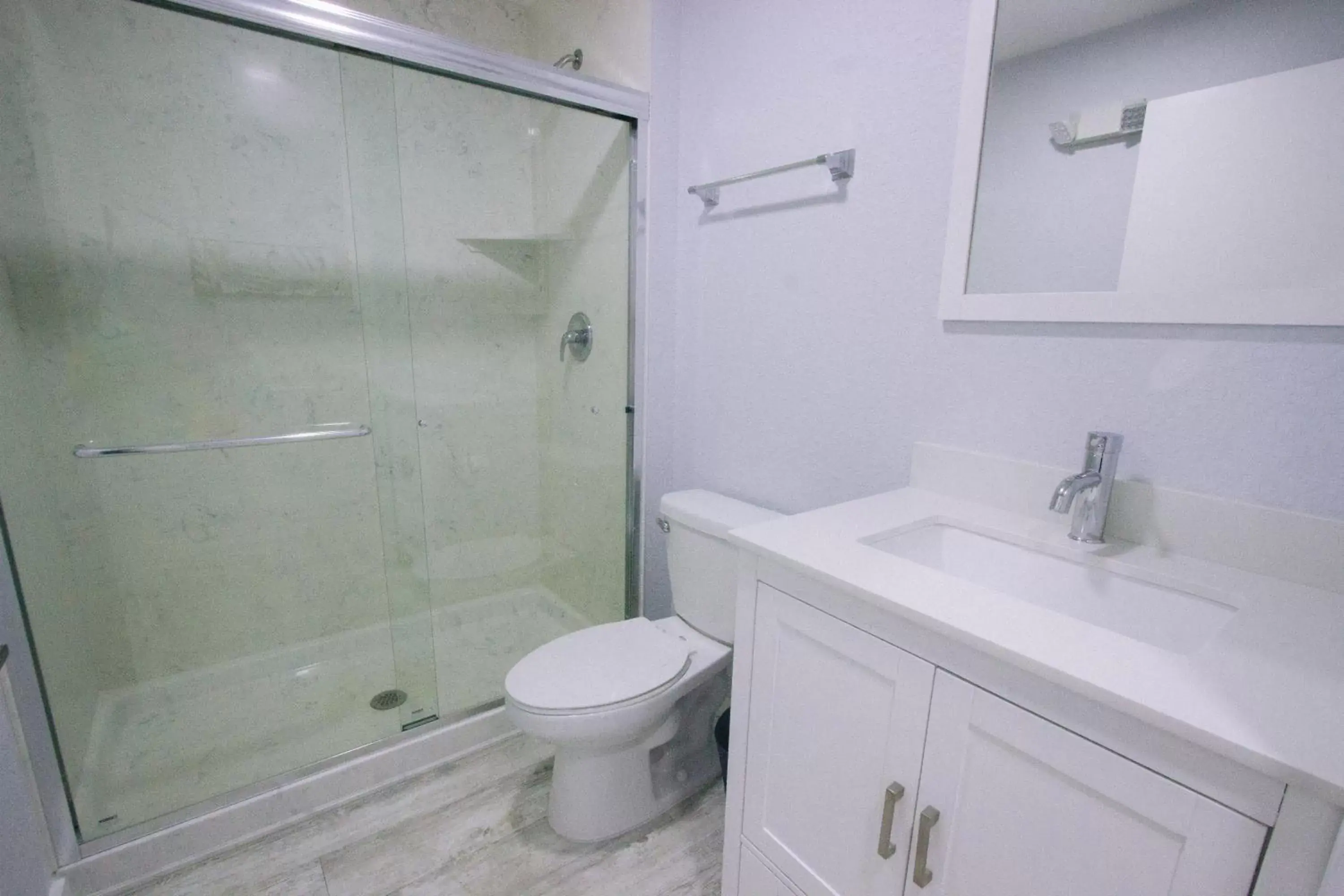 Shower, Bathroom in Vistalmar Beach Resort