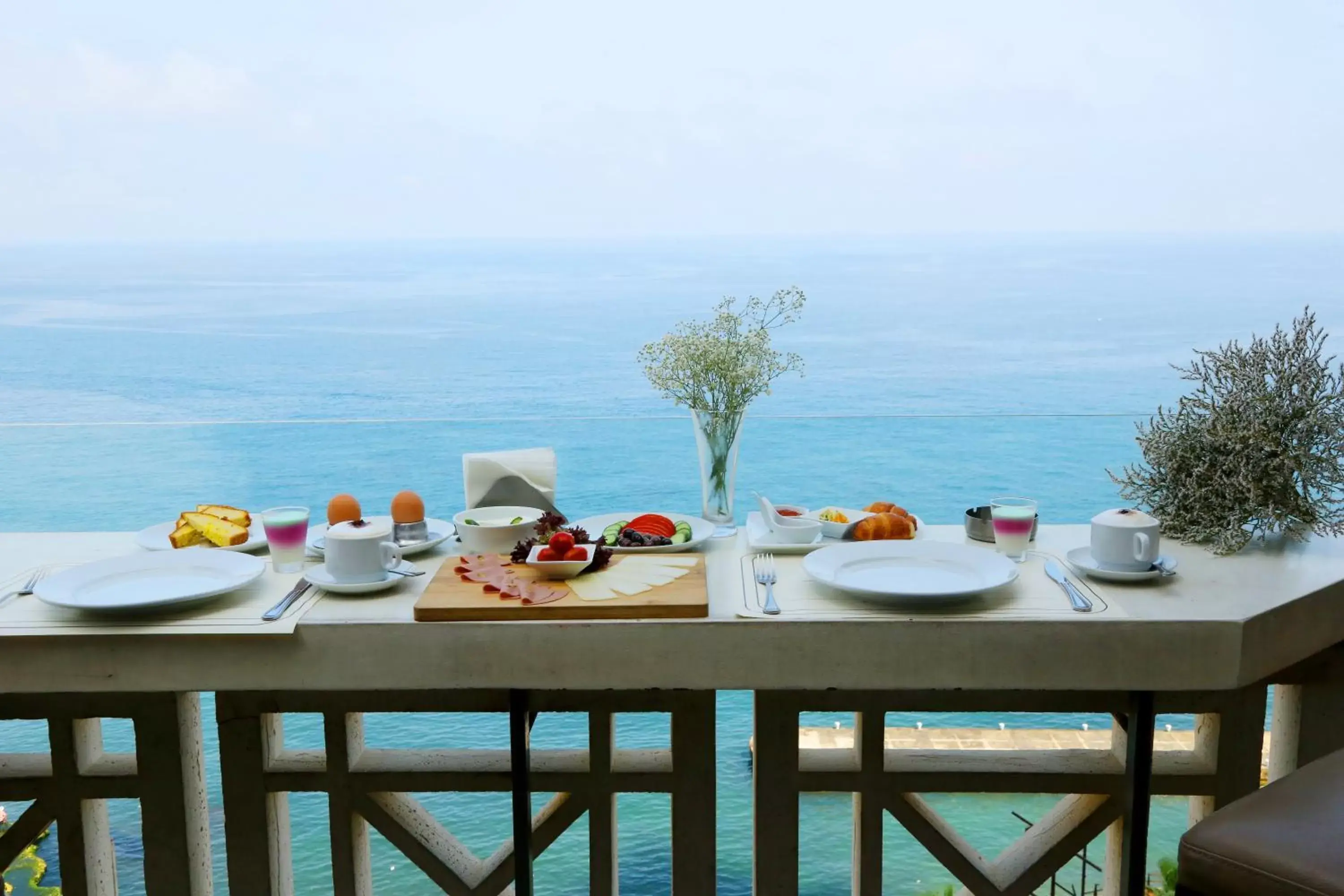 Day, Breakfast in Bayview Hotel Beirut
