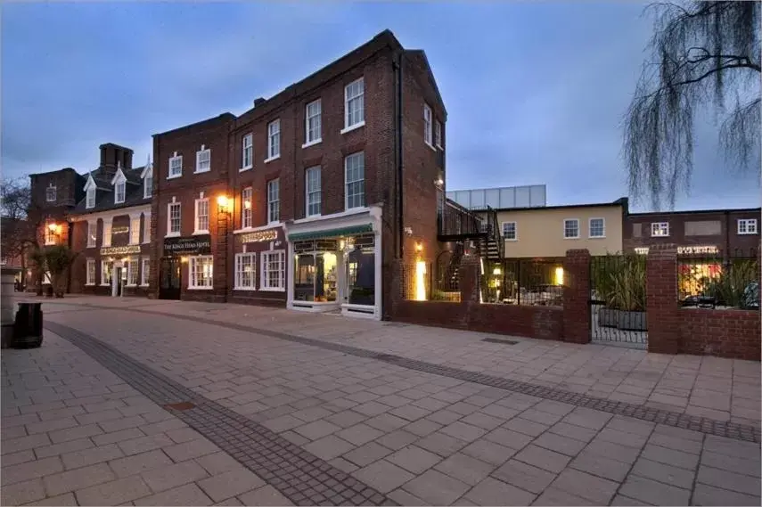 Facade/entrance, Property Building in The King's Head Hotel Wetherspoon