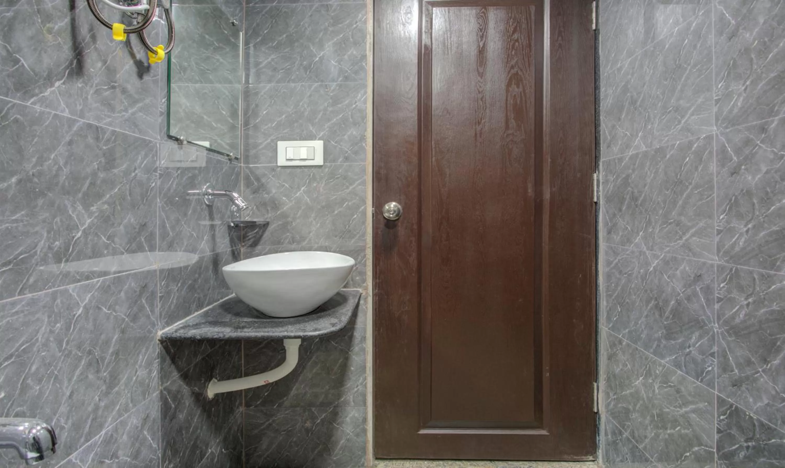 Toilet in Treebo Kings Inn Vashi