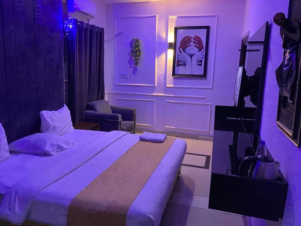 Bed in Palazzo Apartments