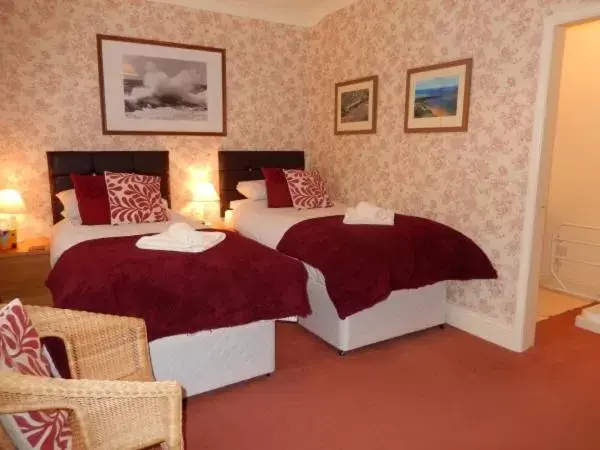 Small Twin Room in Athol House