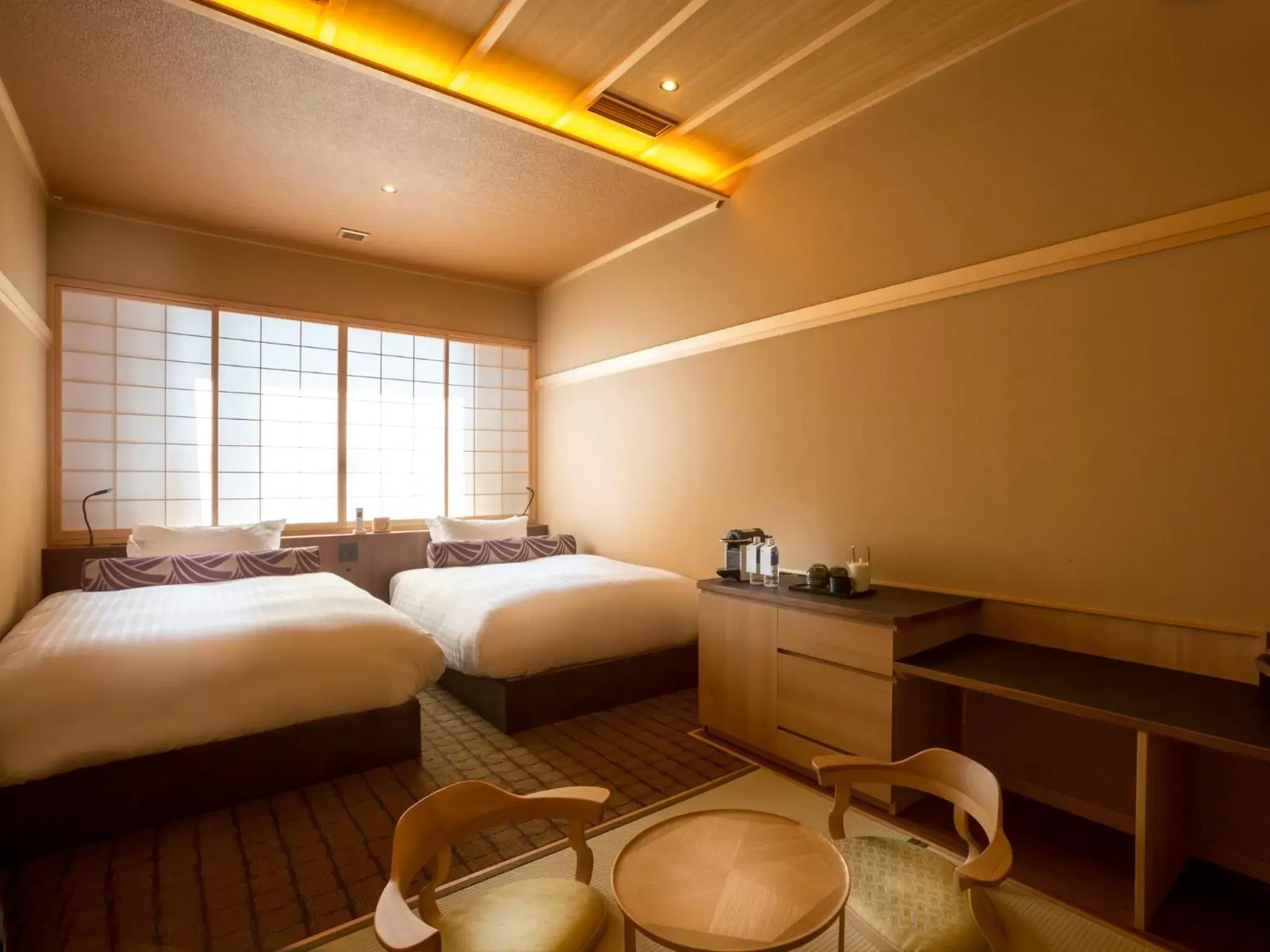 Photo of the whole room, Bed in Saka Hotel Kyoto