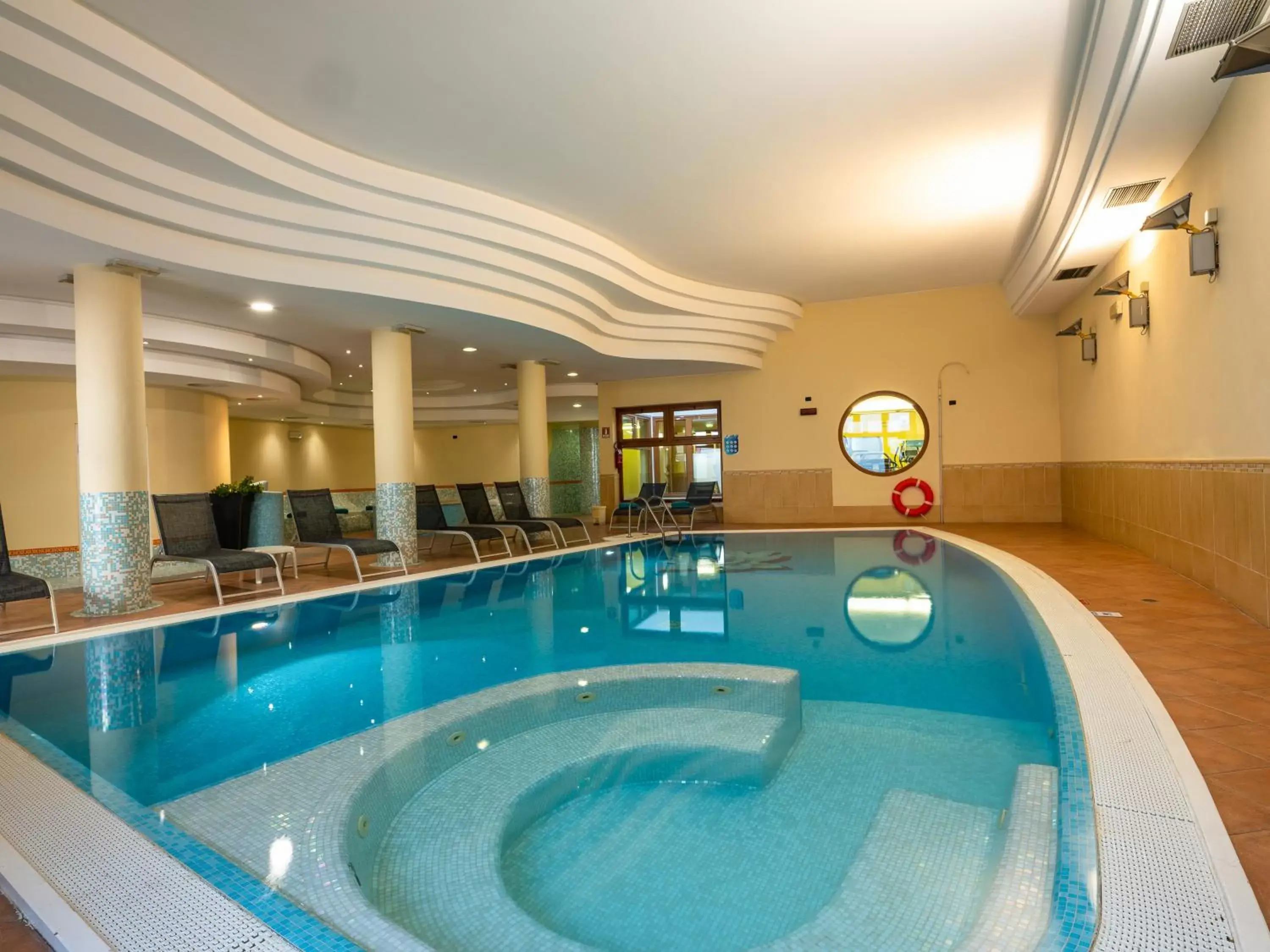 Hot Tub, Swimming Pool in Active Hotel Paradiso & Golf