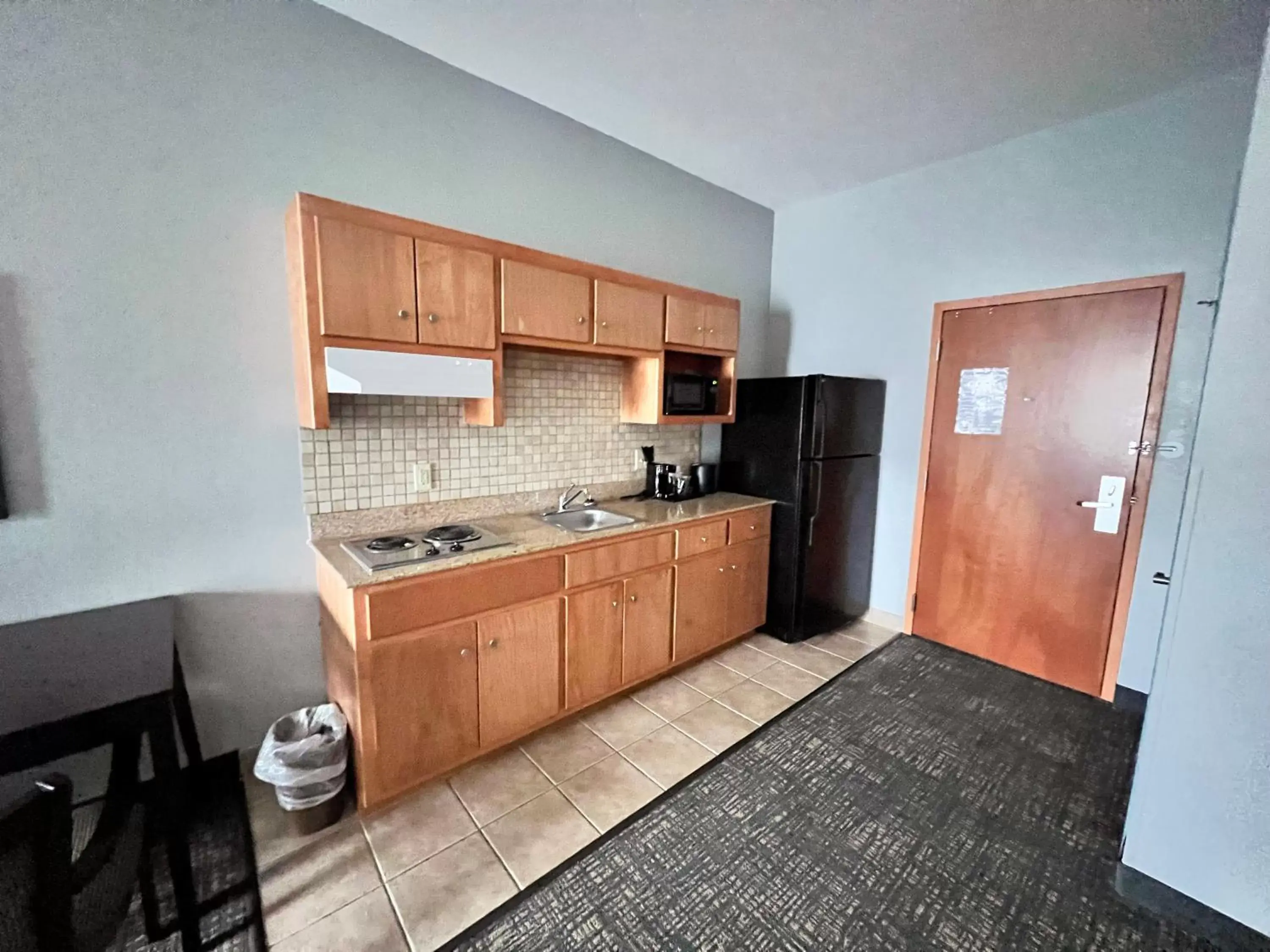 Kitchen/Kitchenette in Best Western Plus Glen Allen Inn