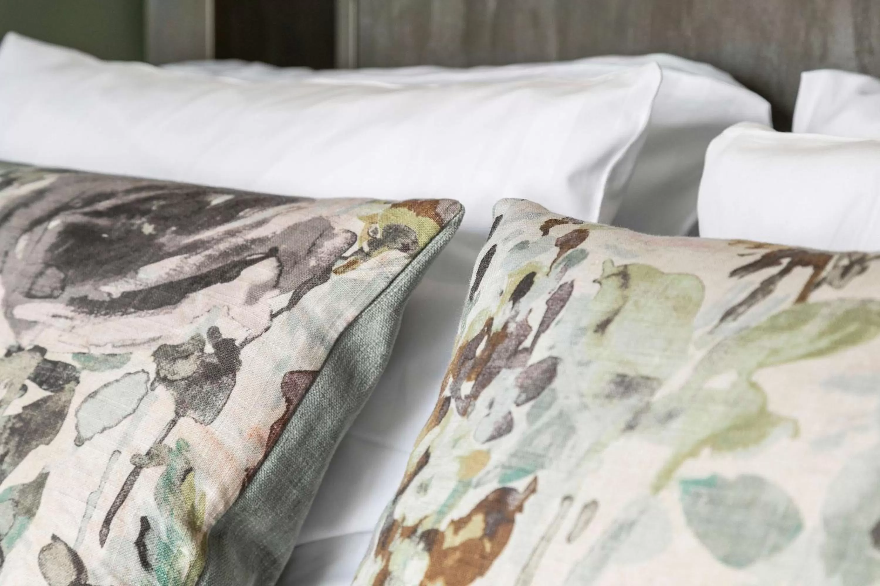 Bedroom in Best Western Ta Inn Hotel