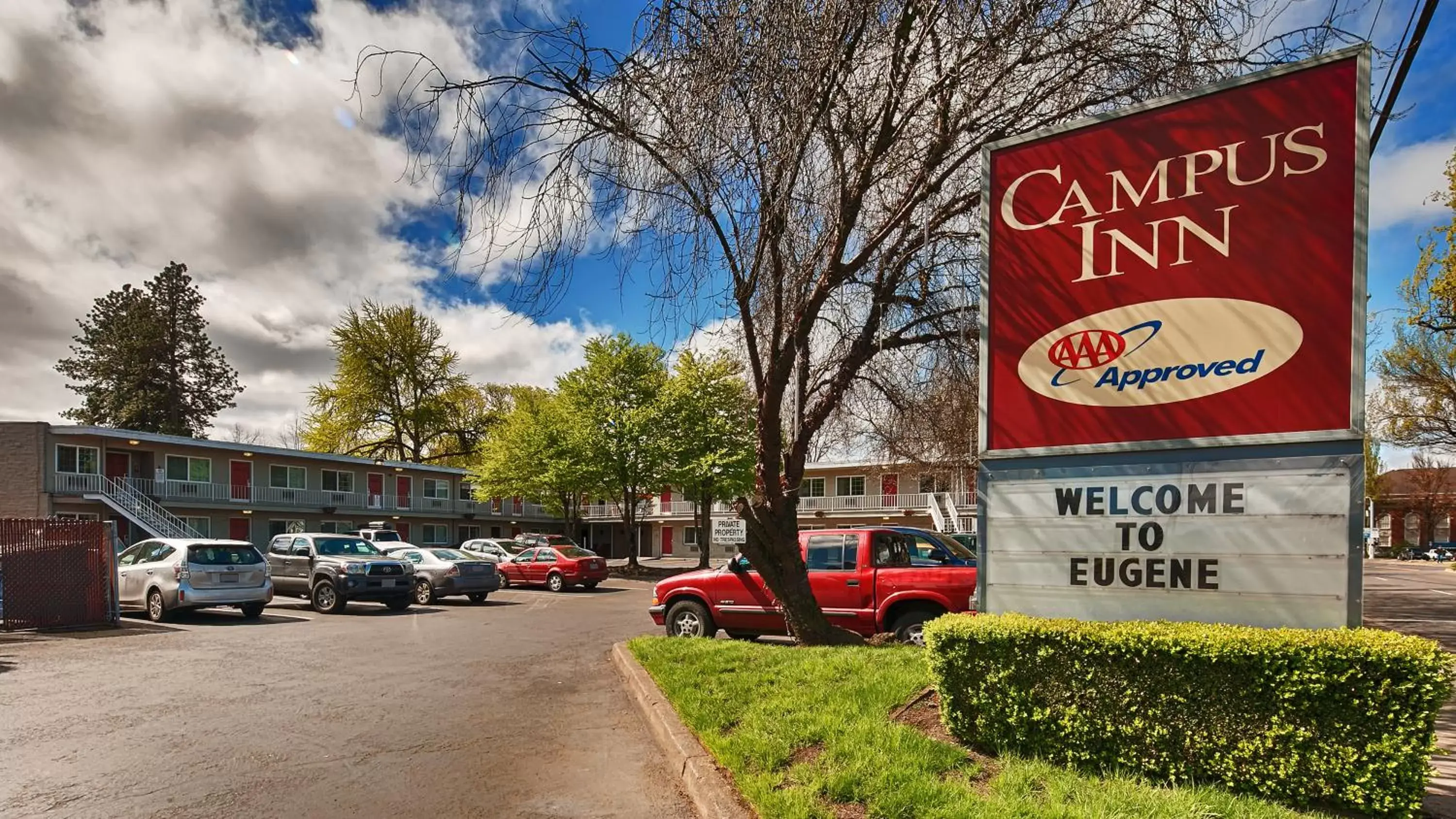 Day, Property Building in Campus Inn & Suites Eugene Downtown