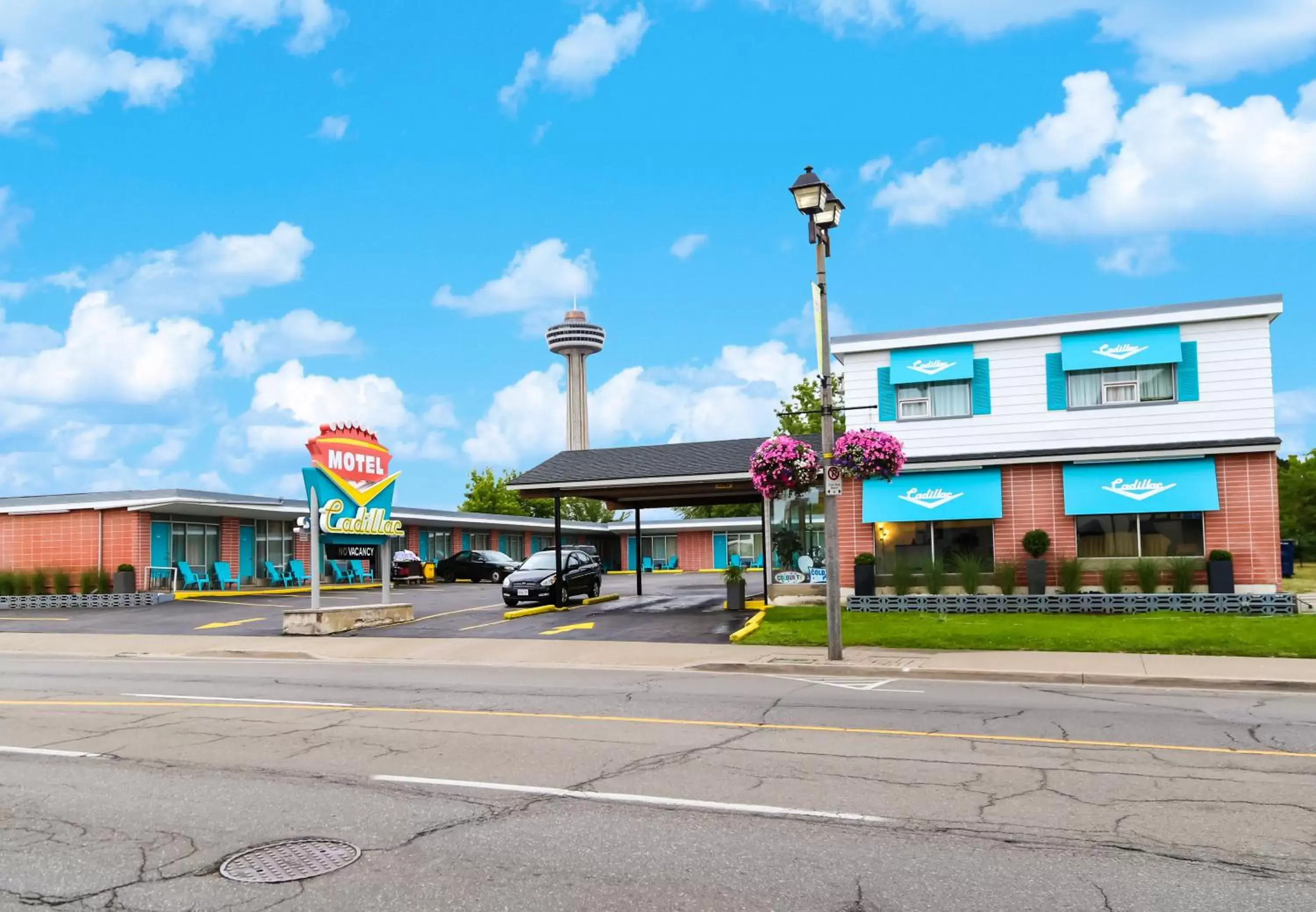 Property Building in Cadillac Motel Niagara