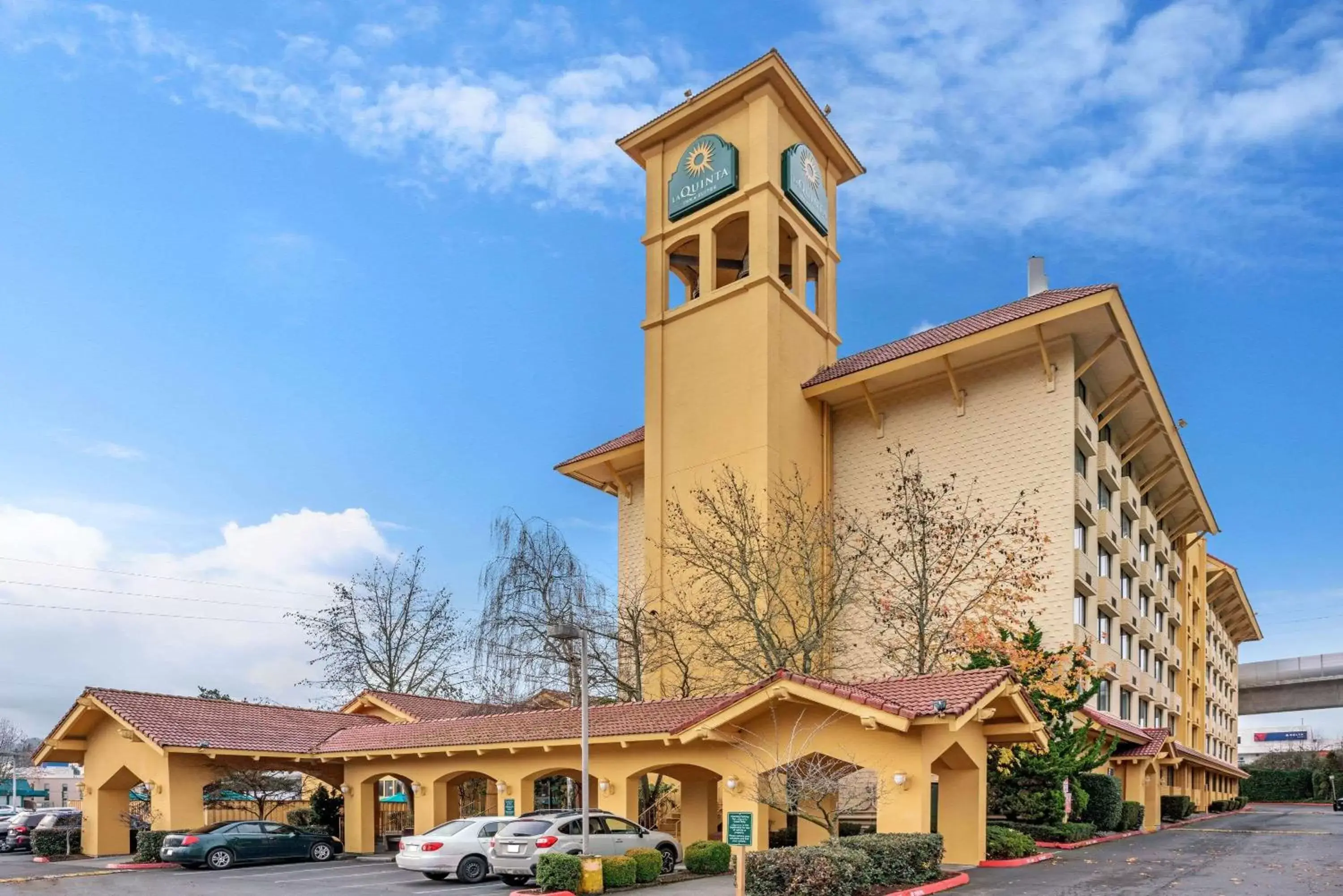 Property building in La Quinta by Wyndham Seattle Sea-Tac Airport Property building in La Quinta by Wyndham Seattle Sea-Tac Airport