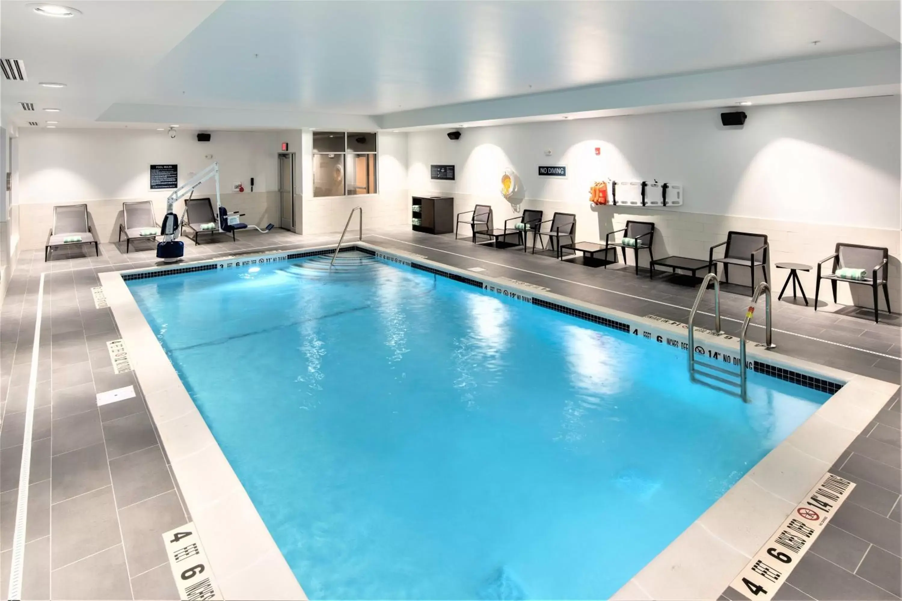 Swimming Pool in Four Points by Sheraton Albany