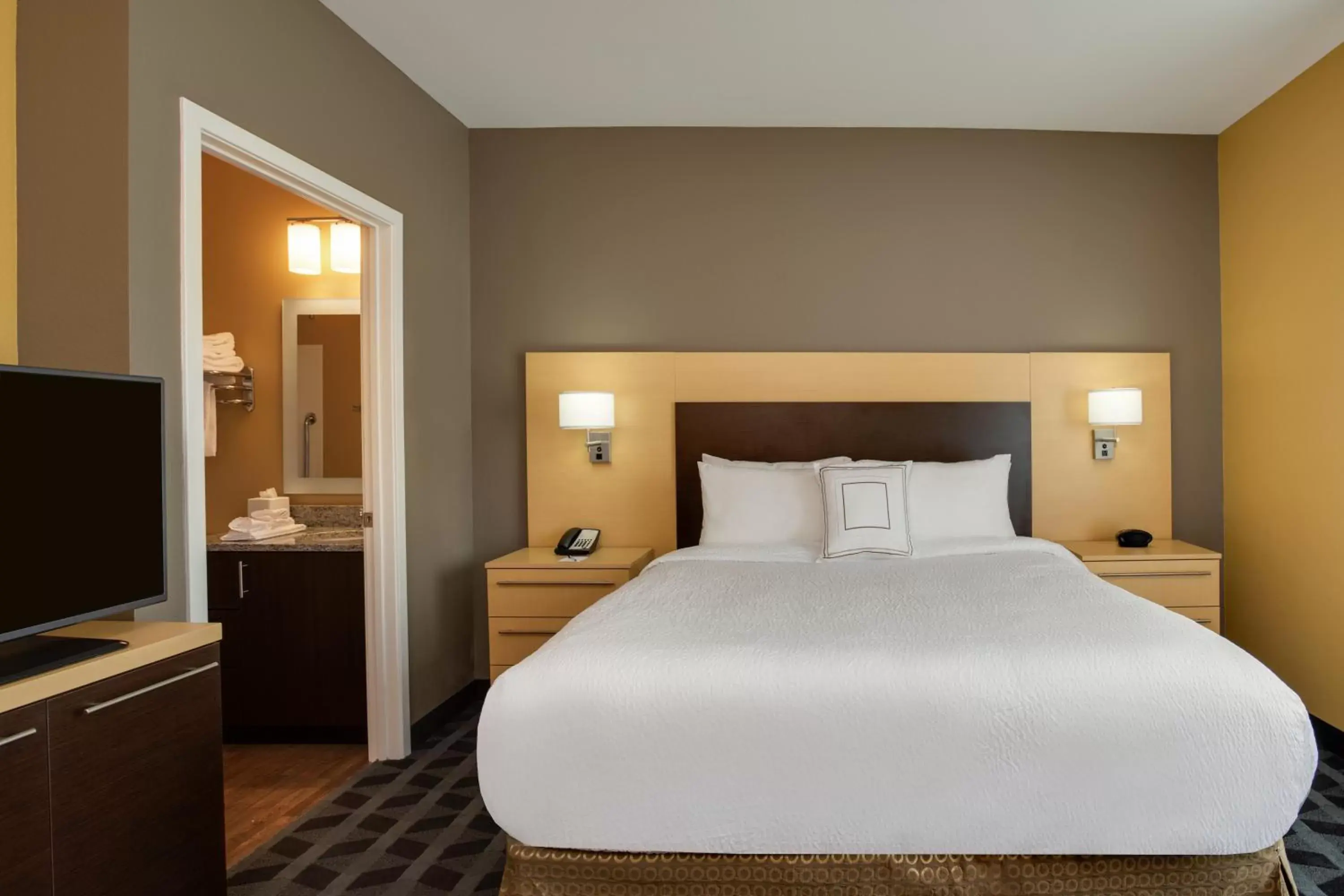 Bedroom, Bed in TownePlace Suites by Marriott Gainesville Northwest