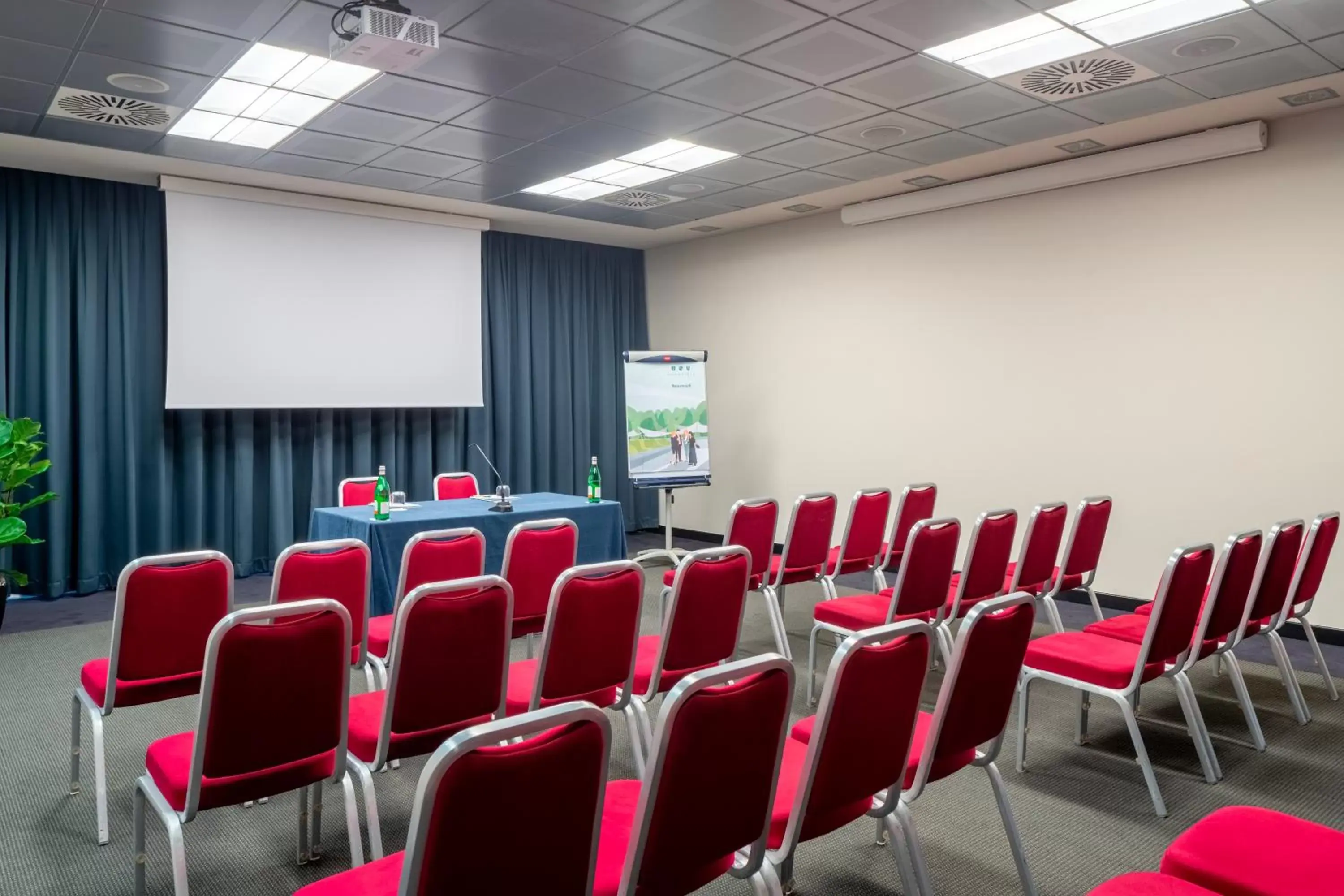 Meeting/conference room in UNAHOTELS Bologna San Lazzaro