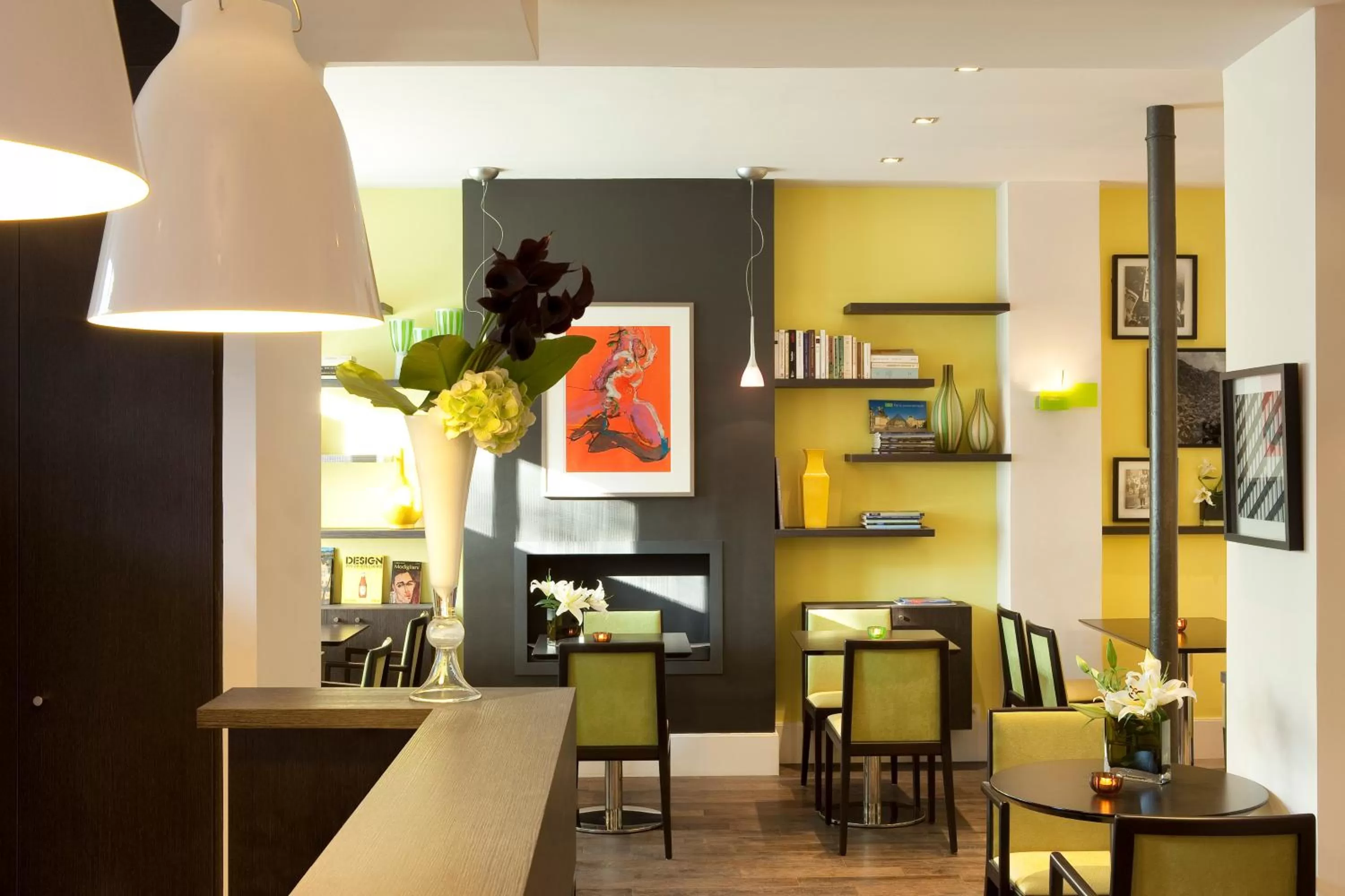 Restaurant/places to eat in Hôtel Marais Bastille