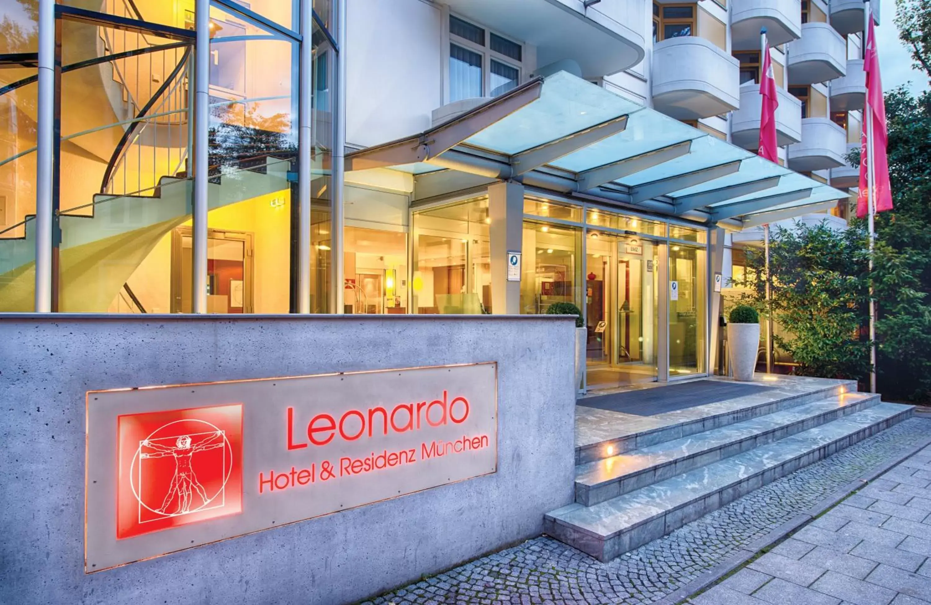 Facade/entrance, Property Building in Leonardo Hotel & Residenz München