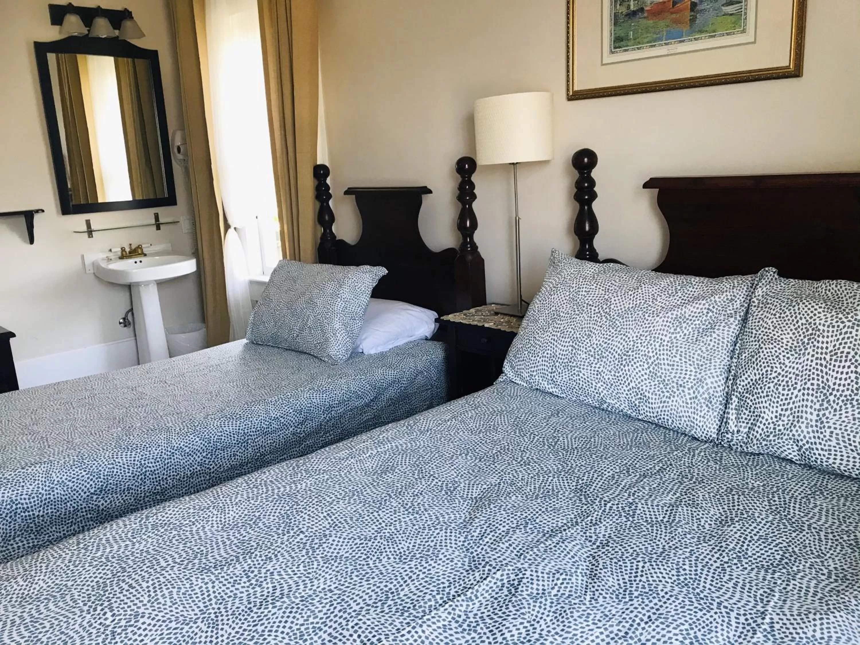 Bed in Windsor Guest House