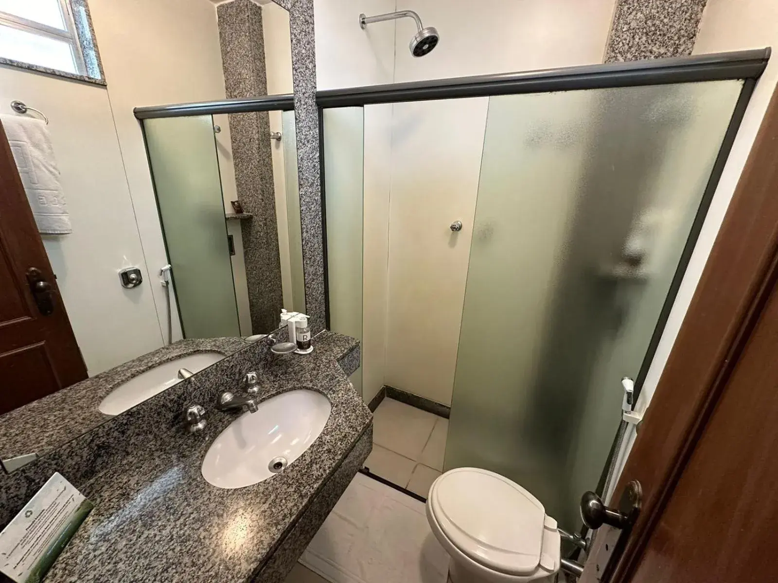 Shower, Bathroom in Riale Imperial Flamengo