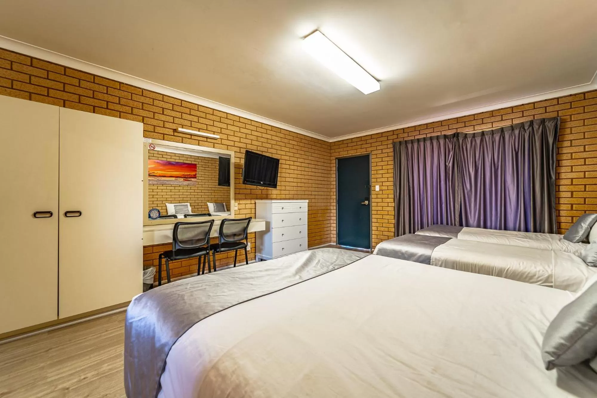Property building, Bed in Carnarvon Motel