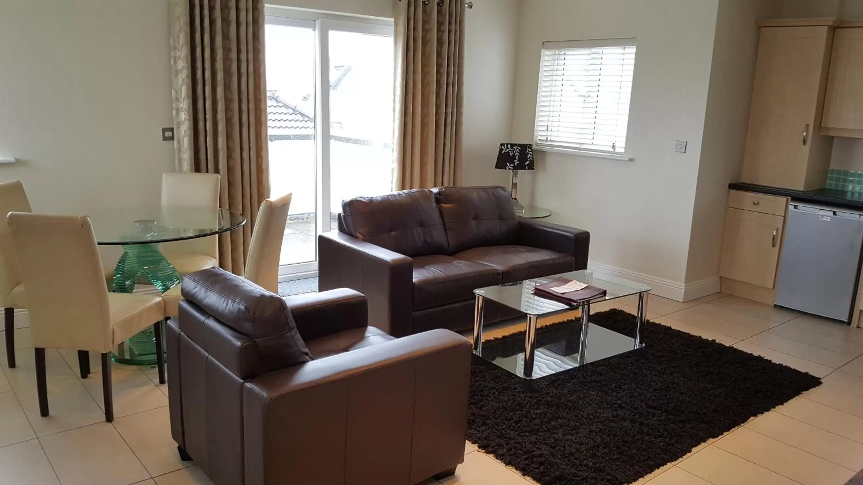 Kitchen or kitchenette, Seating Area in St Bridget's Apartments