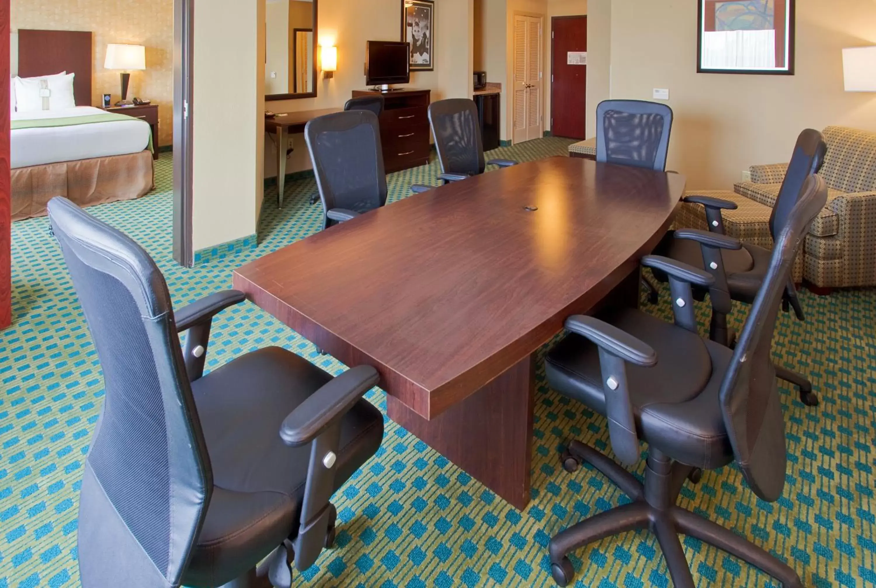 Photo of the whole room in Holiday Inn Fort Worth North- Fossil Creek, an IHG Hotel
