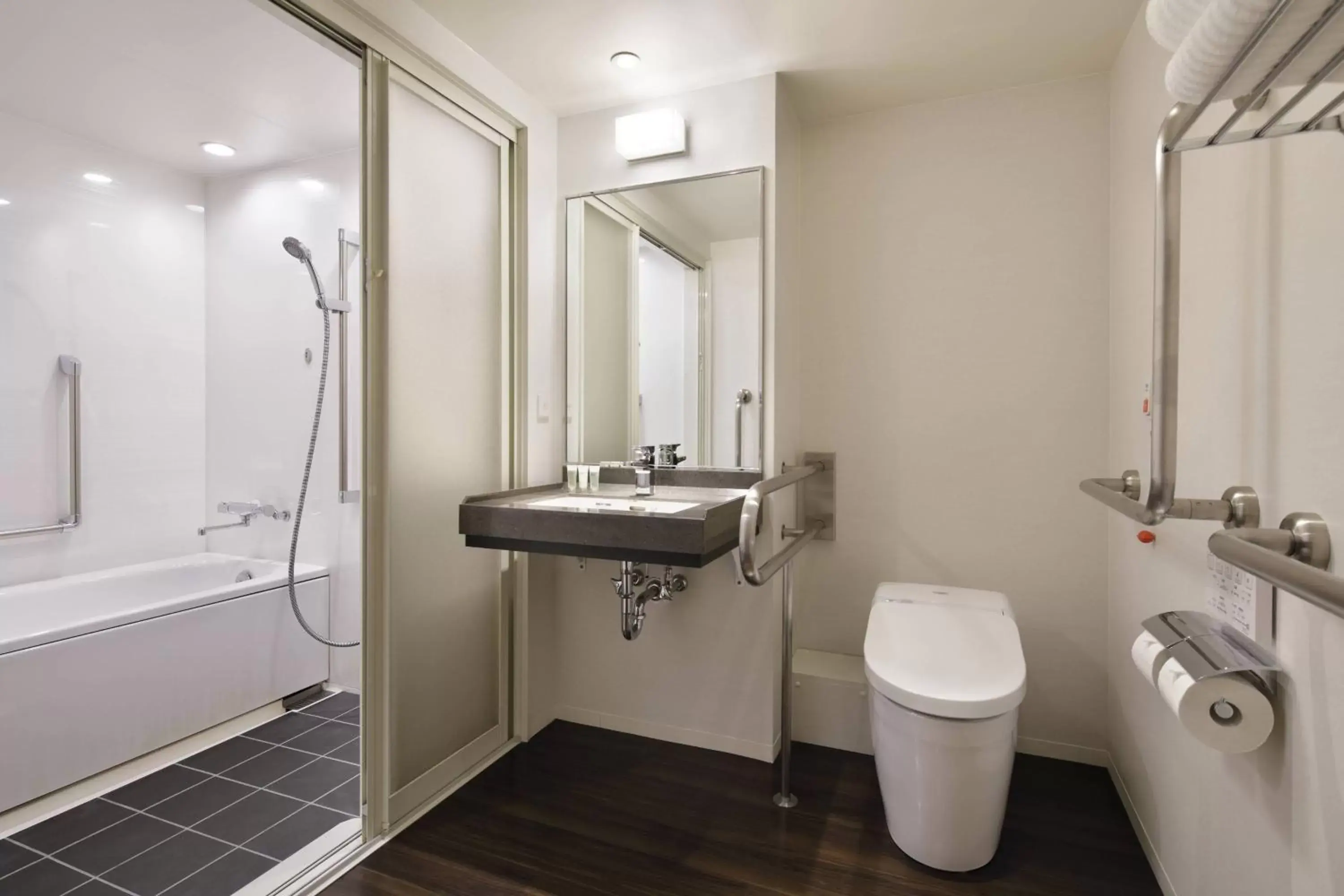 Bathroom in Courtyard by Marriott Shin-Osaka Station