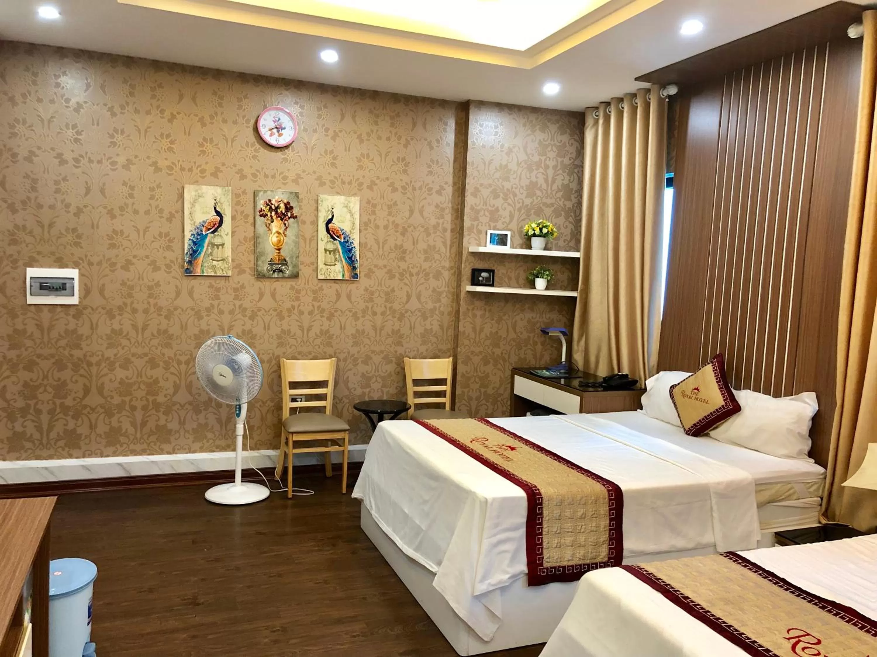 Photo of the whole room, Bed in The Royal Hotel Near West Lake