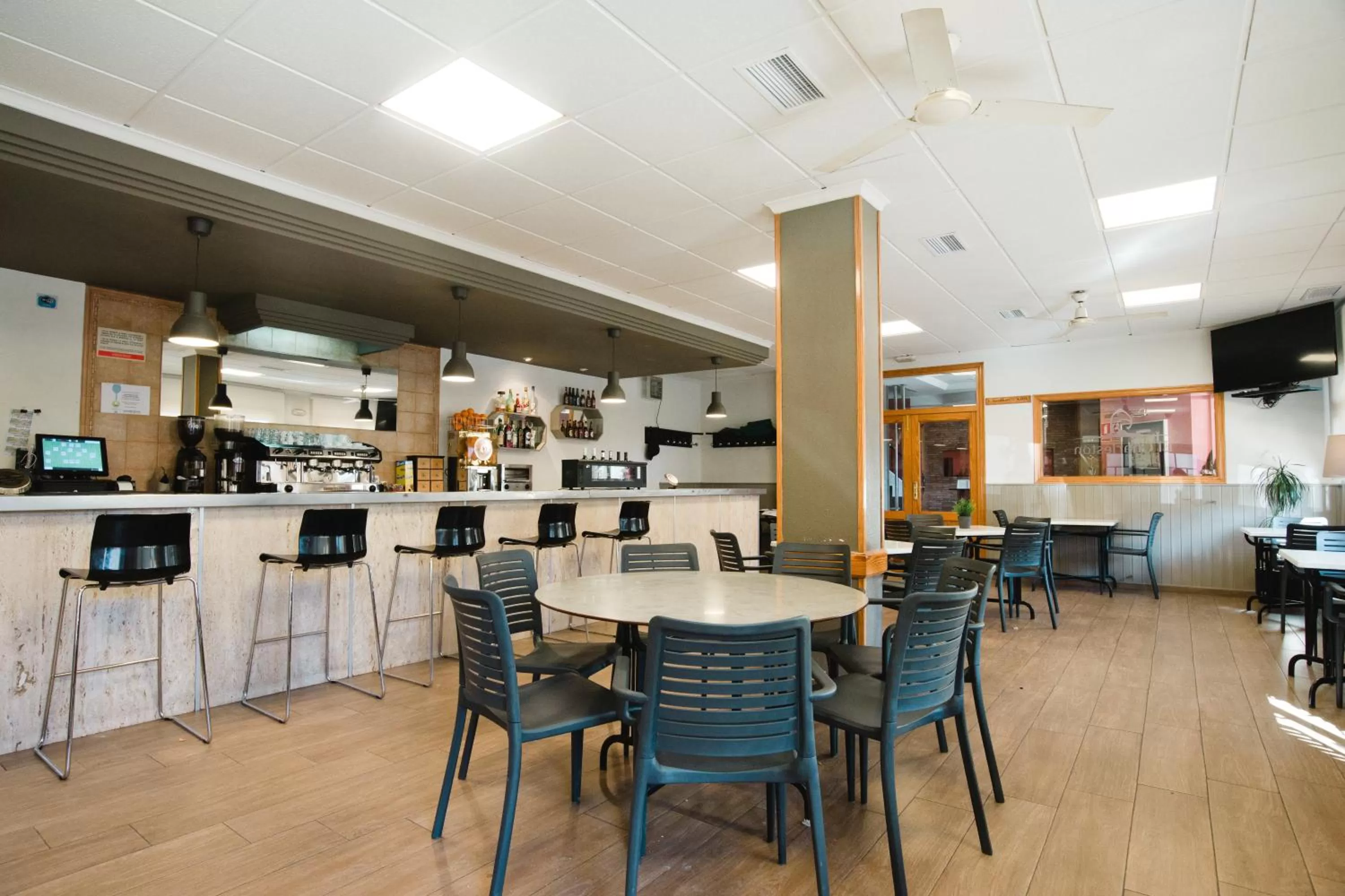 Restaurant/Places to Eat in Hotel El Cid