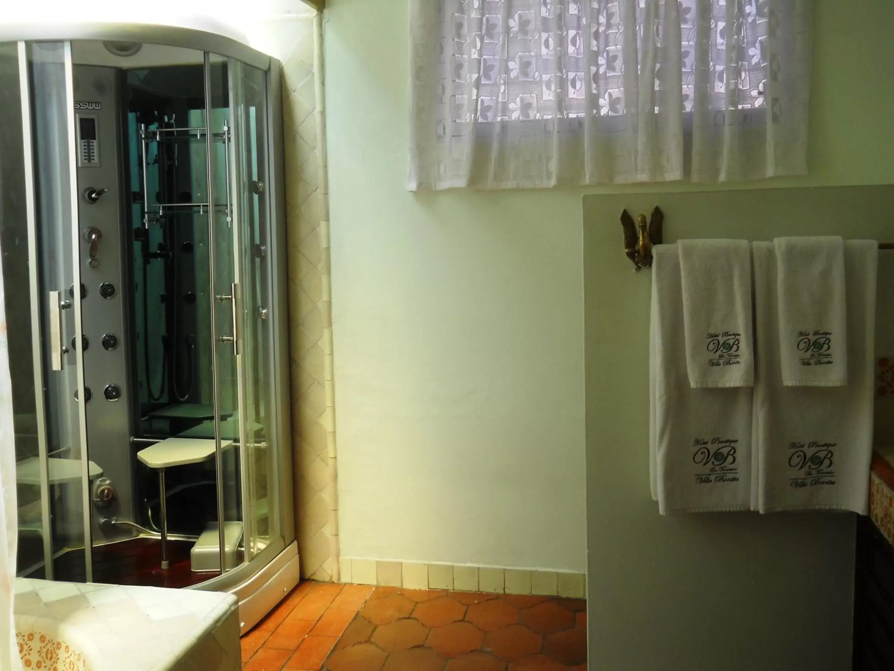 Shower, Bathroom in Villa Bonita Les Terrasses