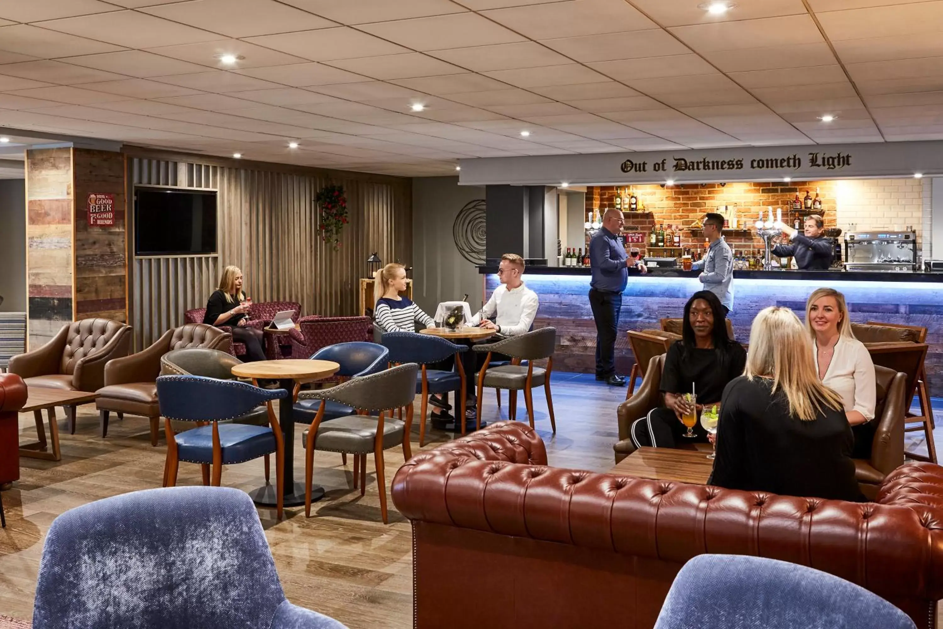 Restaurant/places to eat in Novotel Wolverhampton City Centre