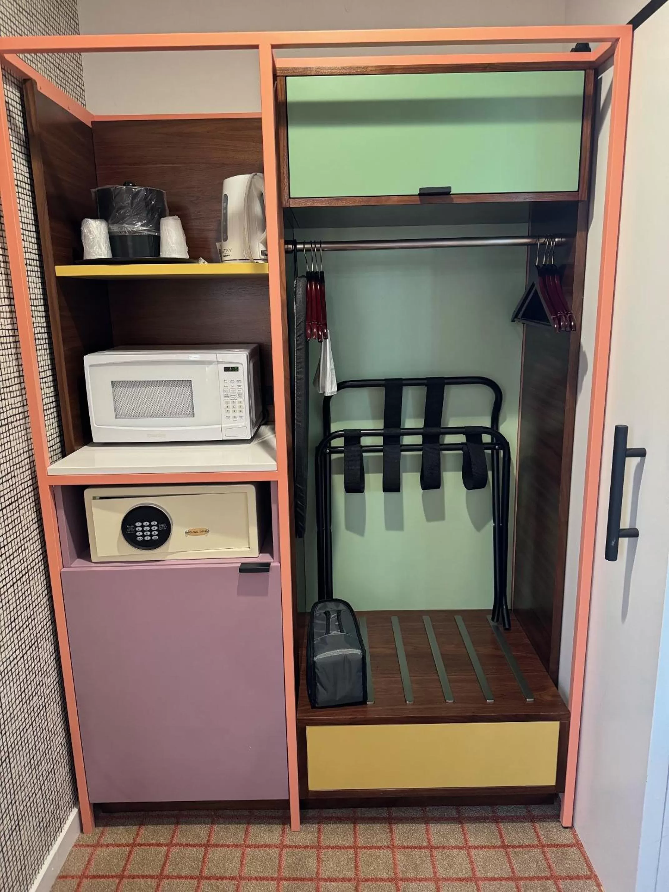 Kitchen or kitchenette in The Hollywood Franklin Hotel near Universal Studios