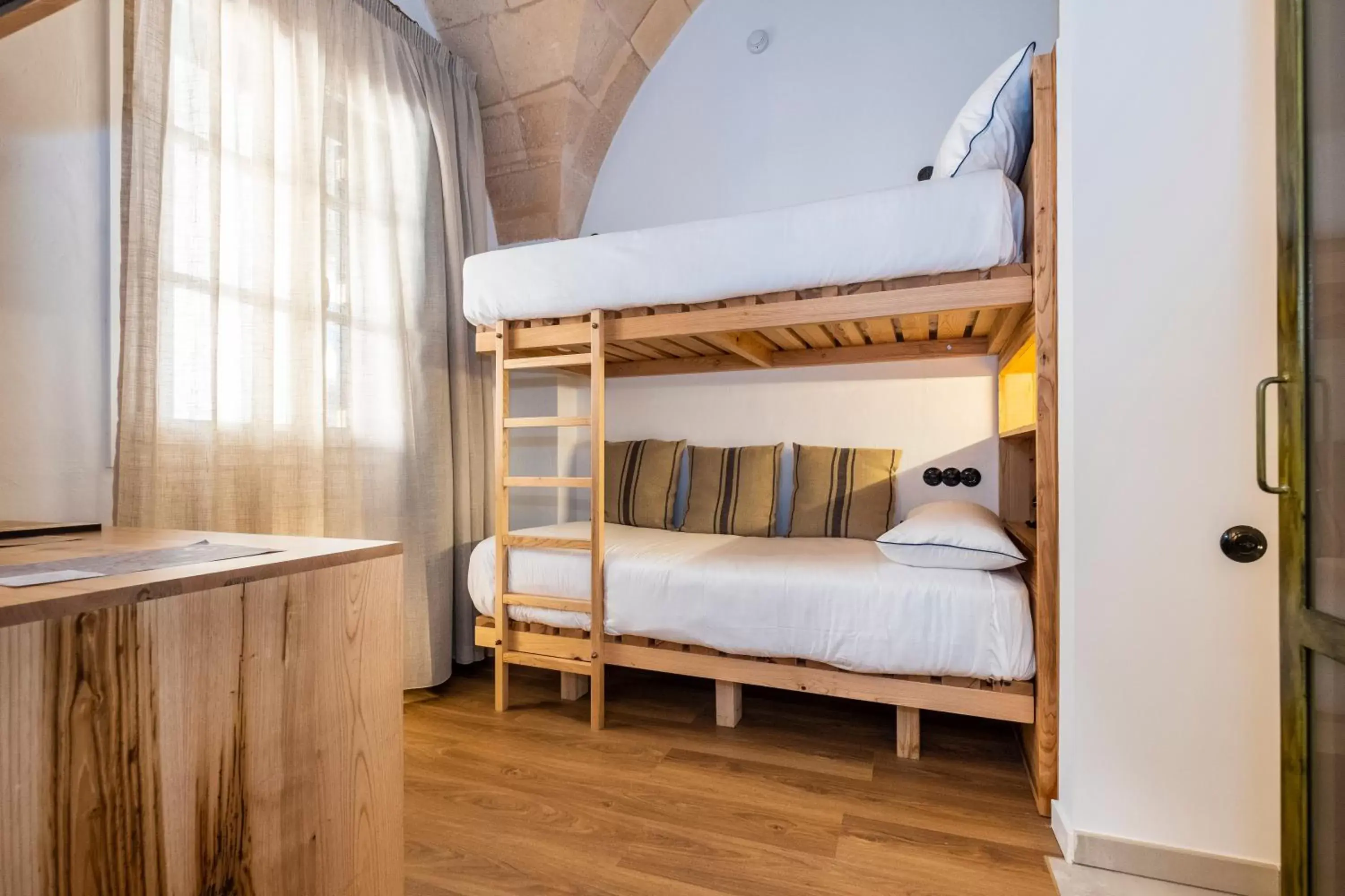 Economy Double Room with Bunk Bed in Nao Catedral Boutique Hotel