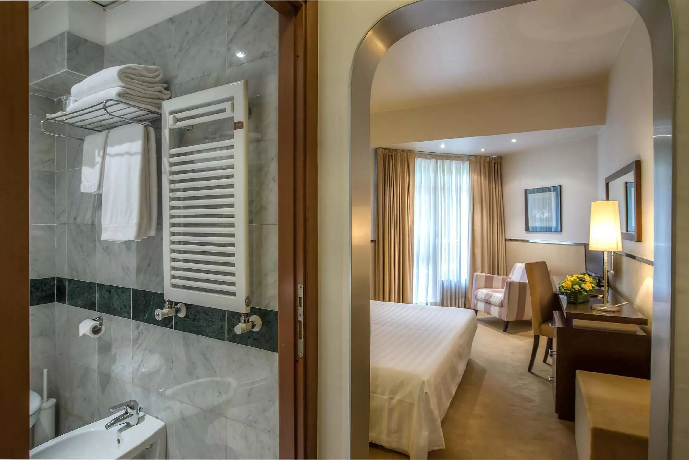 Day, Bed in Mini Palace Hotel