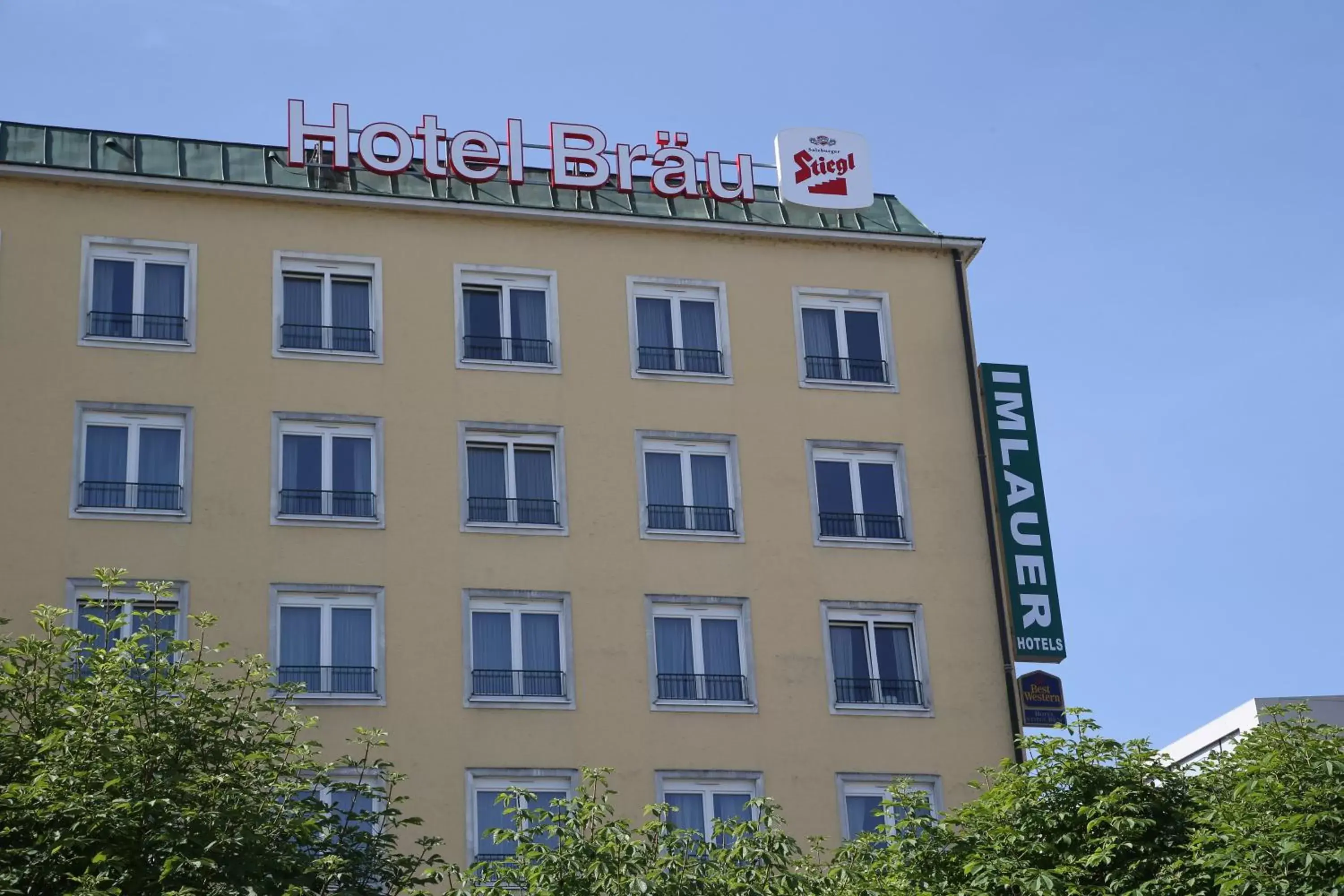 Facade/entrance, Property Building in Hotel IMLAUER & Bräu