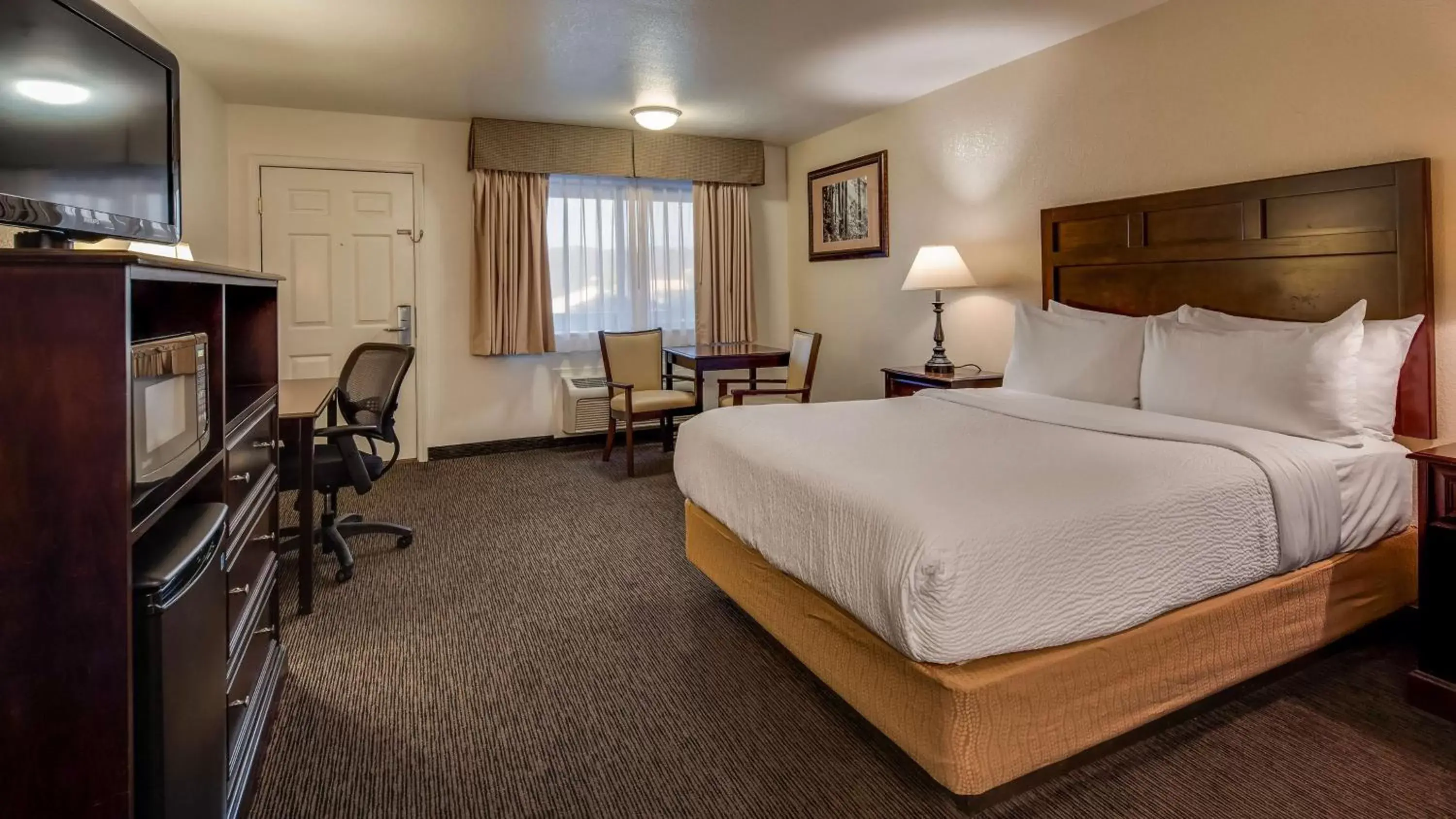 Photo of the whole room in Best Western Arcata Inn