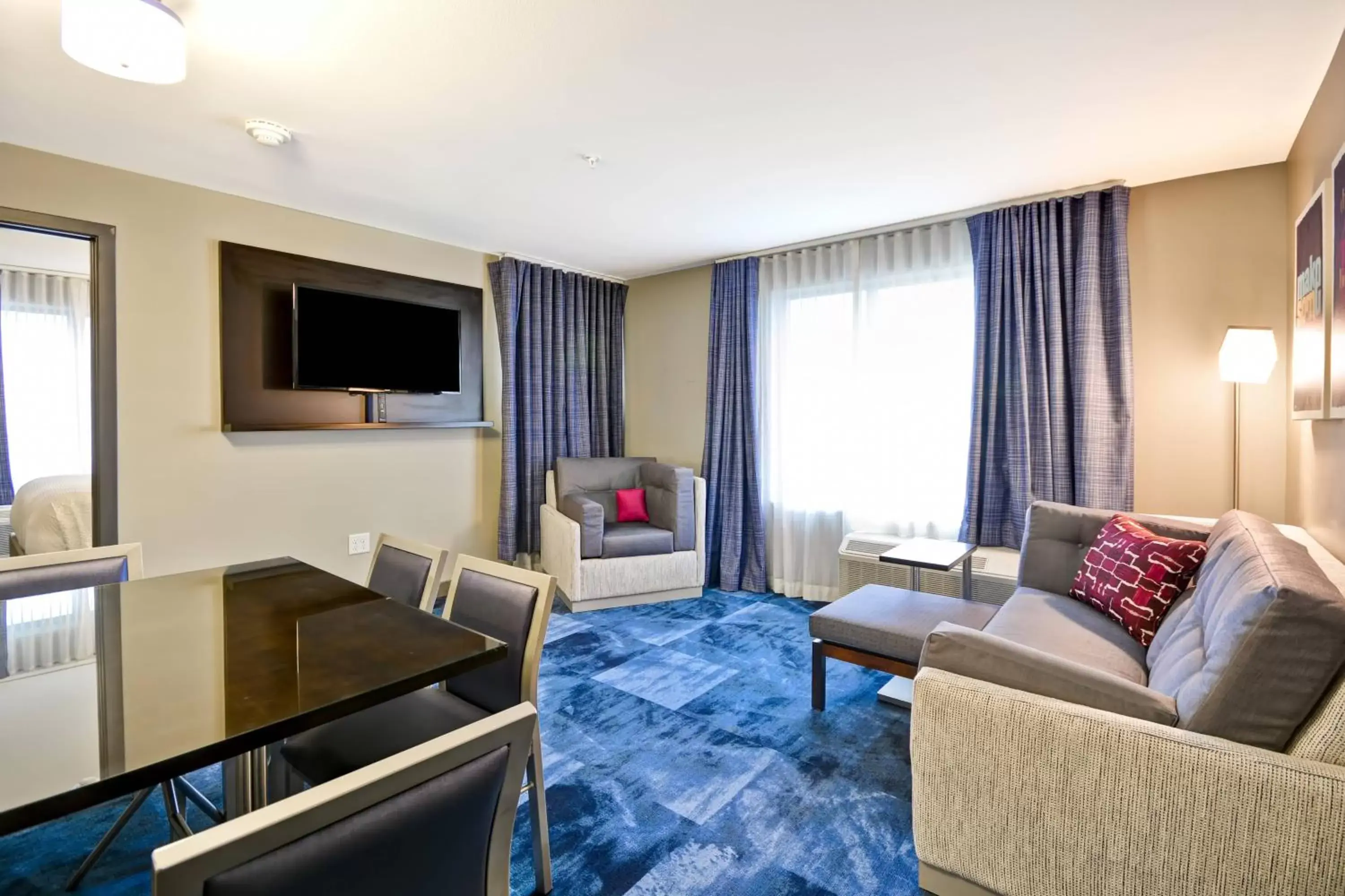 Living room, Seating Area in TownePlace Suites by Marriott Dover Rockaway